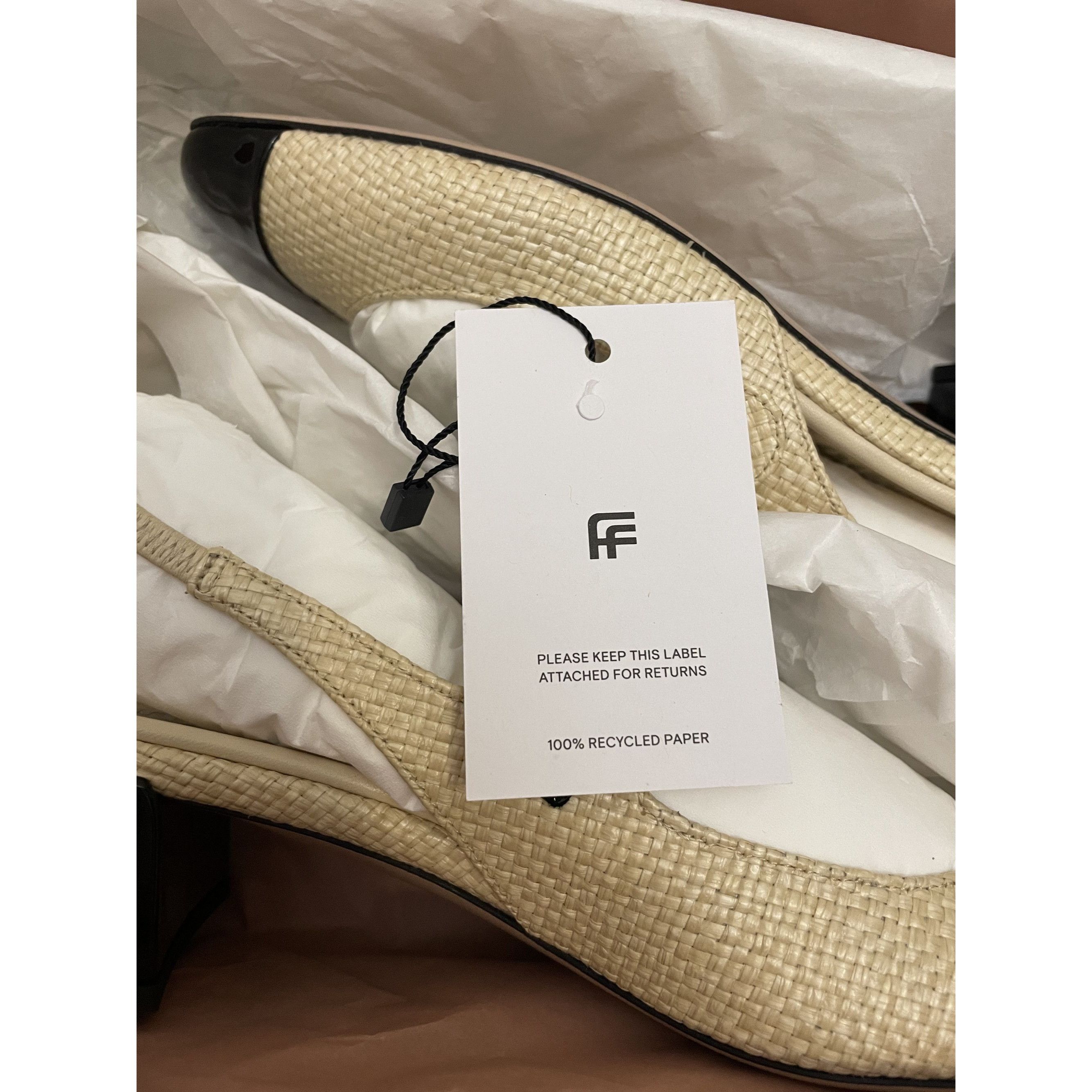 Miu Miu Miu Miu Tan/black Patent Leather And Raffia Slingback Pumps Size US 7 / IT 37 - 5 Thumbnail