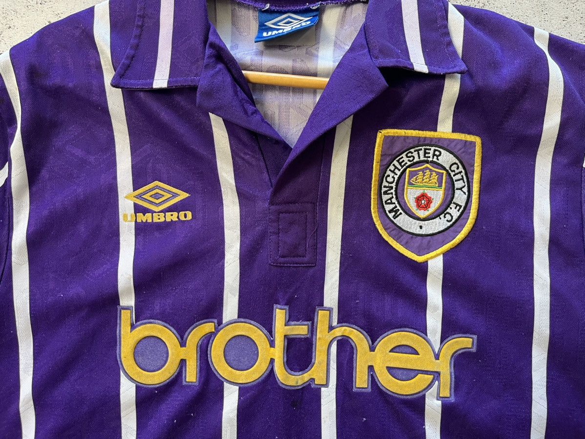 Umbro Umbro Manchester City Vintage Away 1992/1994 Soccer Jersey Size US XL / EU 56 / 4 - 4 Thumbnail