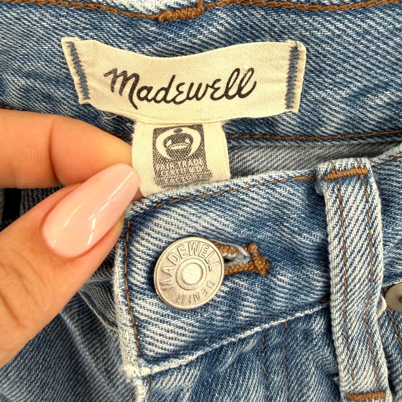 Madewell Madewell Relaxed Denim Shorts Light Wash Blue Button Fly 90s Festival Casual Womens Size 26 Size 30" / US 8 / IT 44 - 3 Thumbnail
