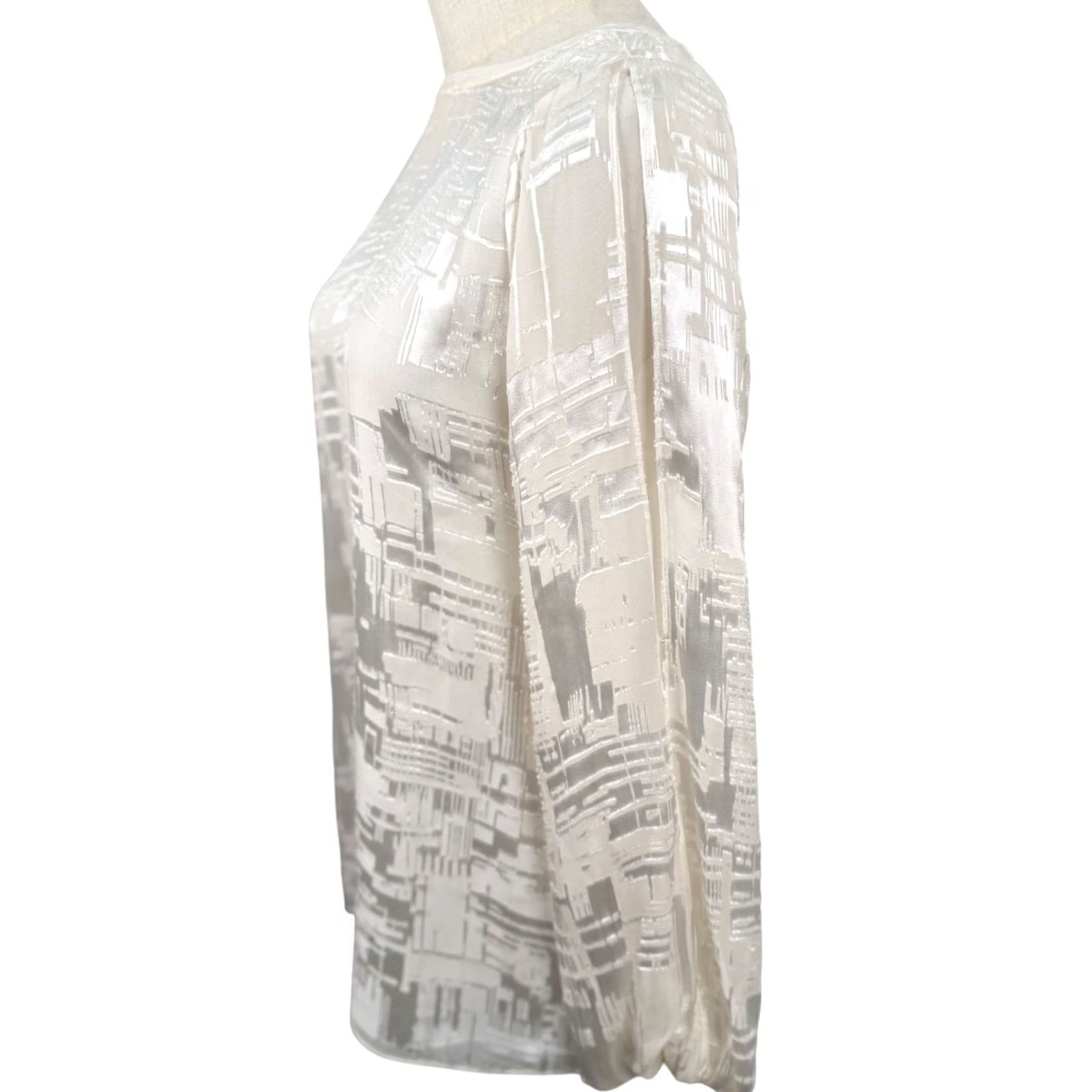 White House Black Market NWT WHBM Mairi Burnout Blouse Ecru Silk Blend Boat Neck Long Sleeve Geometric Burnout Pullover XS Size XS / US 0-2 / IT 36-38 - 3 Thumbnail