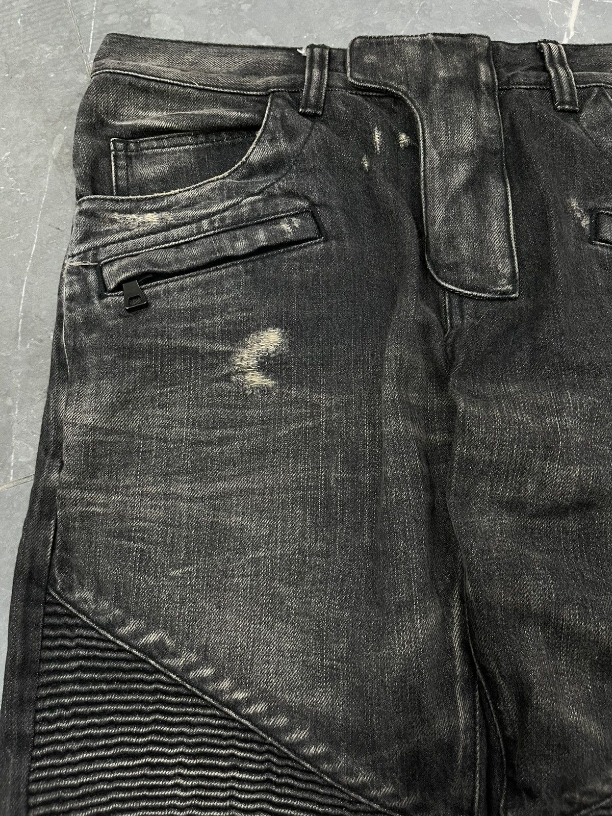 Balmain Balmain black stone wash decarnin Size US 33 - 9 Thumbnail