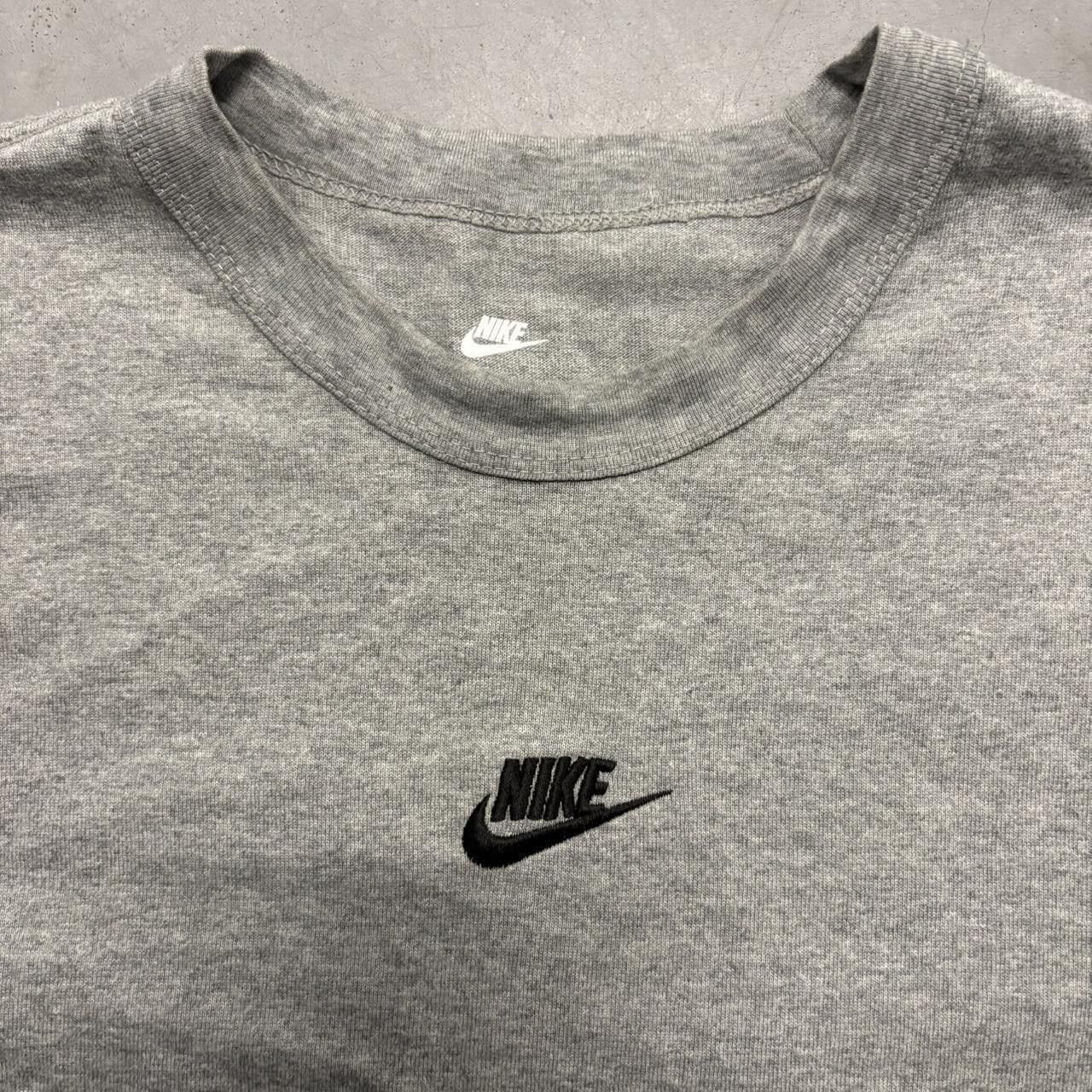 Vintage Crazy Vintage Y2K/2000s The Nike Tee Center Swoosh Logo Loose Fit Grey T Shirt! Size US XL / EU 56 / 4 - 2 Thumbnail