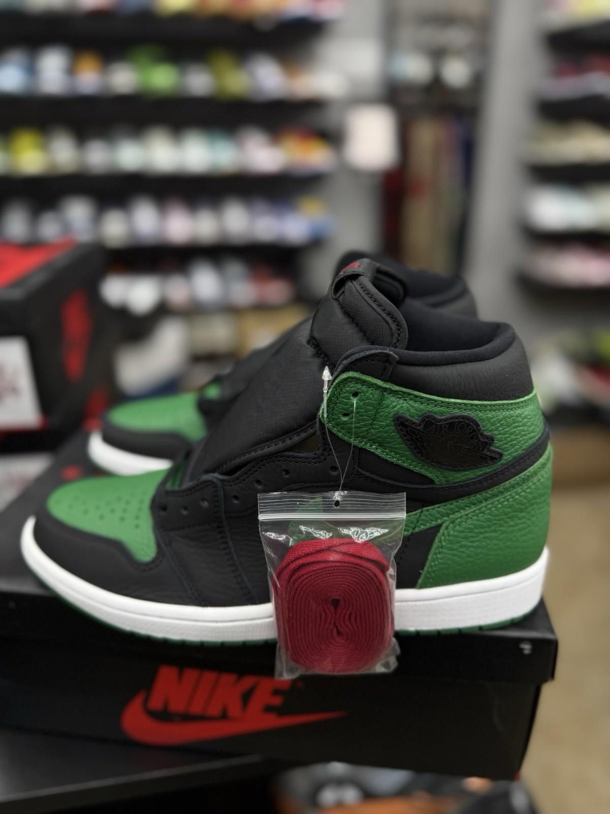 Jordan Brand Nike Air Jordan 1 Retro High OG Pine Green Black Size 10 Size US 10 / EU 43 - 9 Thumbnail