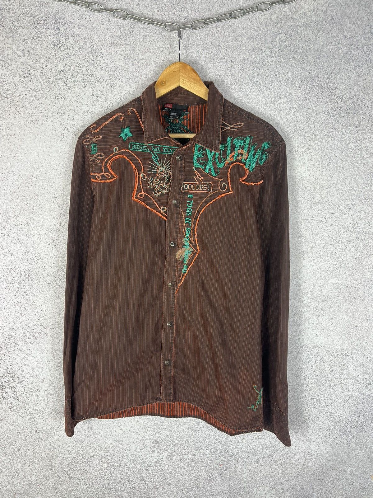 Diesel Rare! Vintage Diesel Avant-Garde Big Embroidered Logo Shirt Size US XL / EU 56 / 4 - 1 Thumbnail