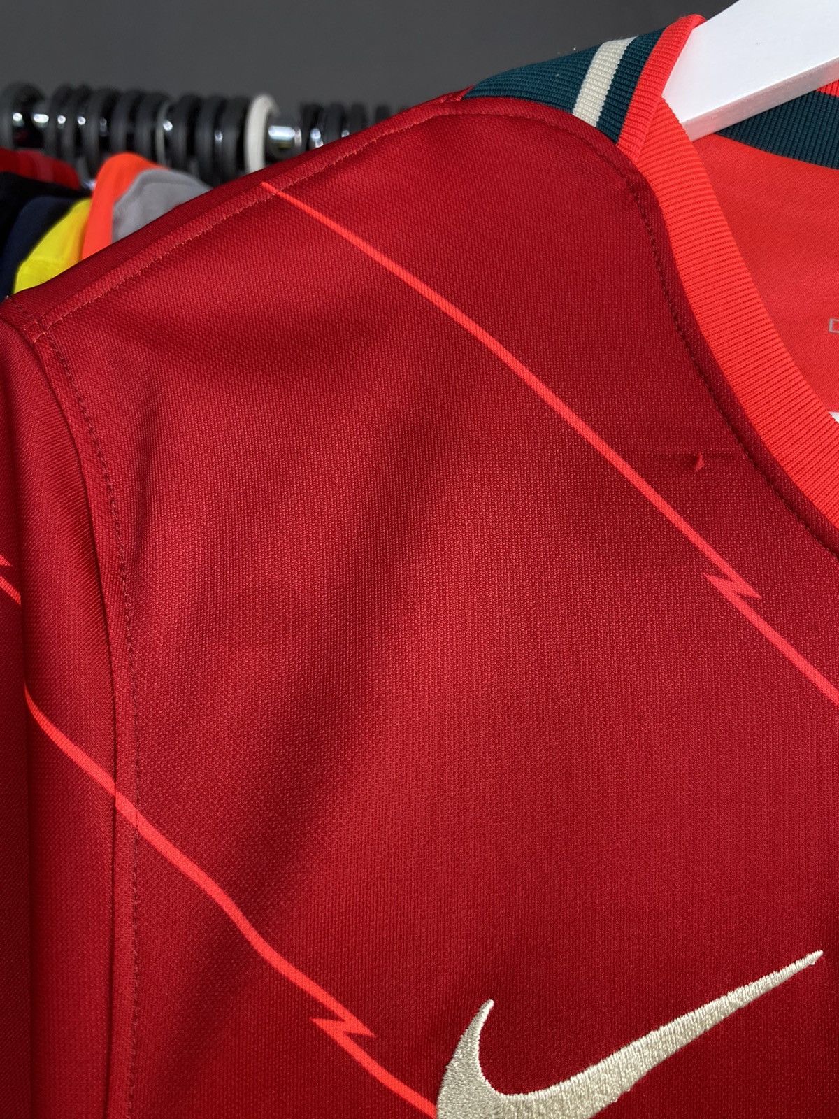 Nike 2020/21 NIKE LIVERPOOL HOME SOCCER FOOTBALL JERSEY SHIRT Size US S / EU 44-46 / 1 - 7 Thumbnail