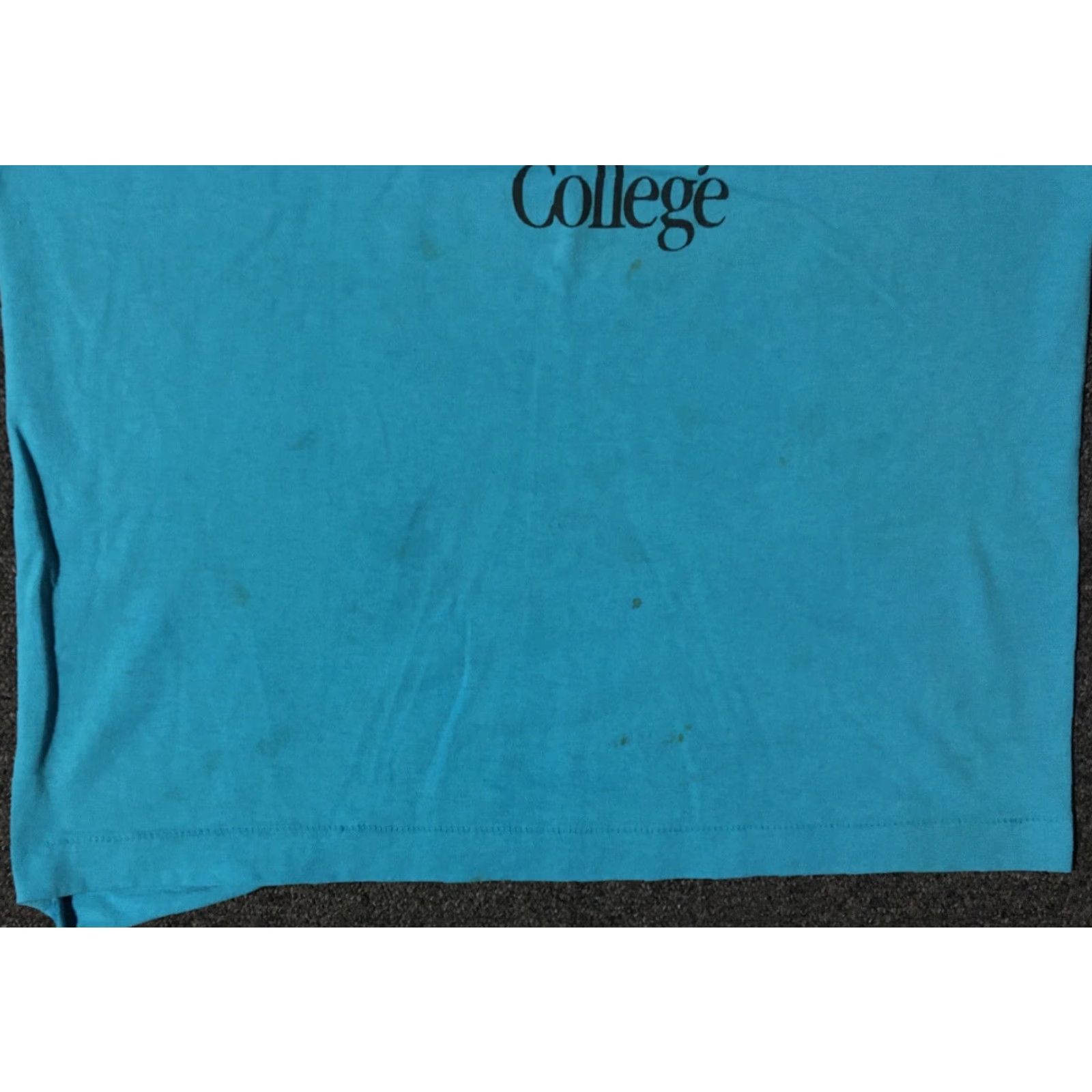 Vintage VINTAGE 90s Gateway College Fitness Center Distressed Faded Blue T-Shirt L Mens Short Sleeve Crew Neck Single Stitch Collegiate Grunge Army Punk Retro Size US L / EU 52-54 / 3 - 5 Thumbnail