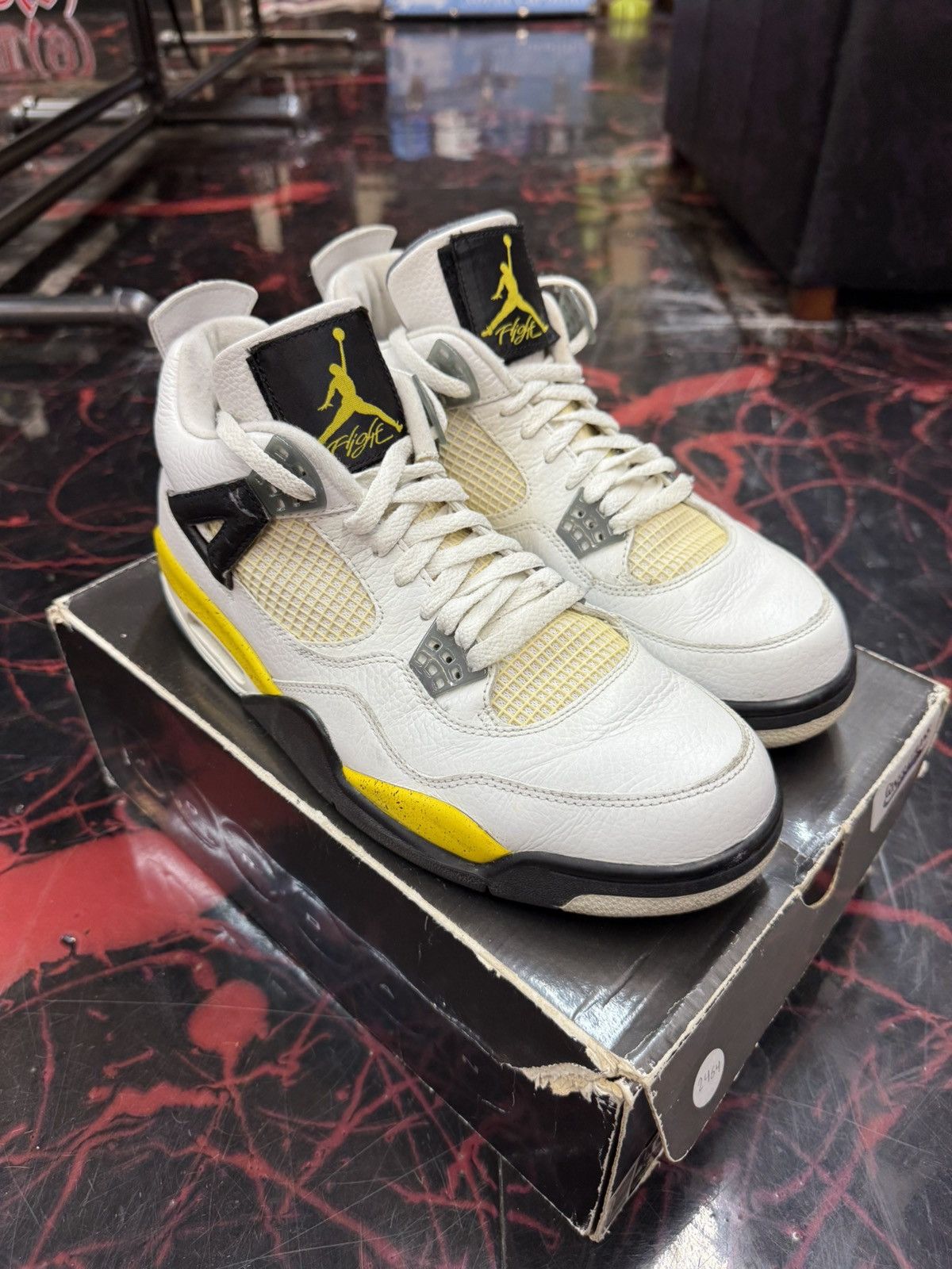 Jordan Brand 2006 Tour Yellow 4s Size US 11 / EU 44 - 1 Thumbnail