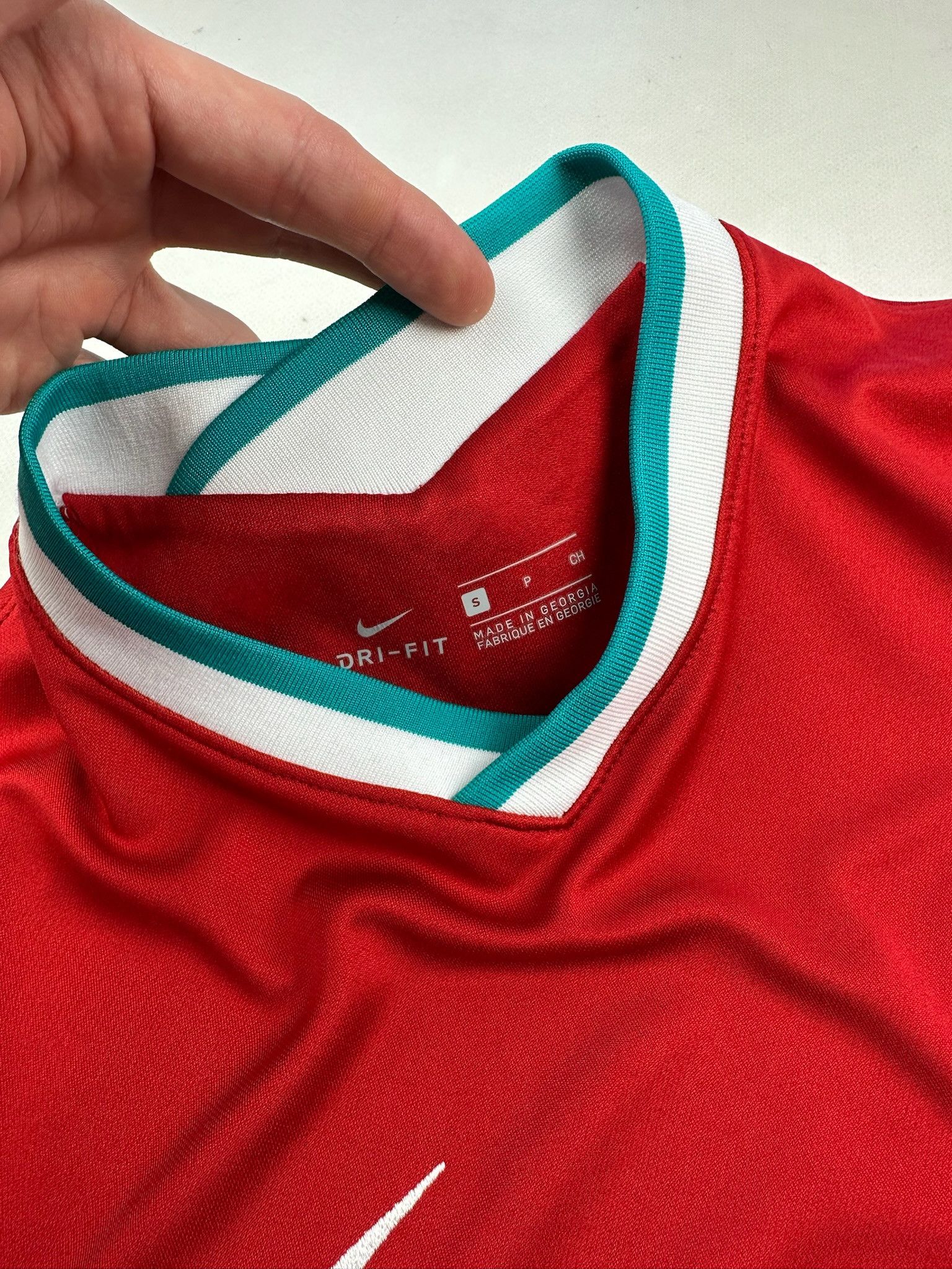 Nike Liverpool Jersey Nike Football Size S Size US S / EU 44-46 / 1 - 6 Thumbnail