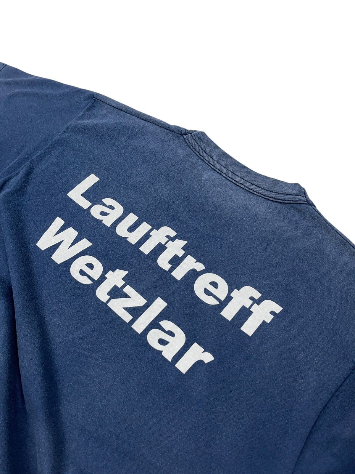 Vintage Vintage 90s Leica Camera Lens Super Faded German T-Shirt Size US L / EU 52-54 / 3 - 8 Thumbnail