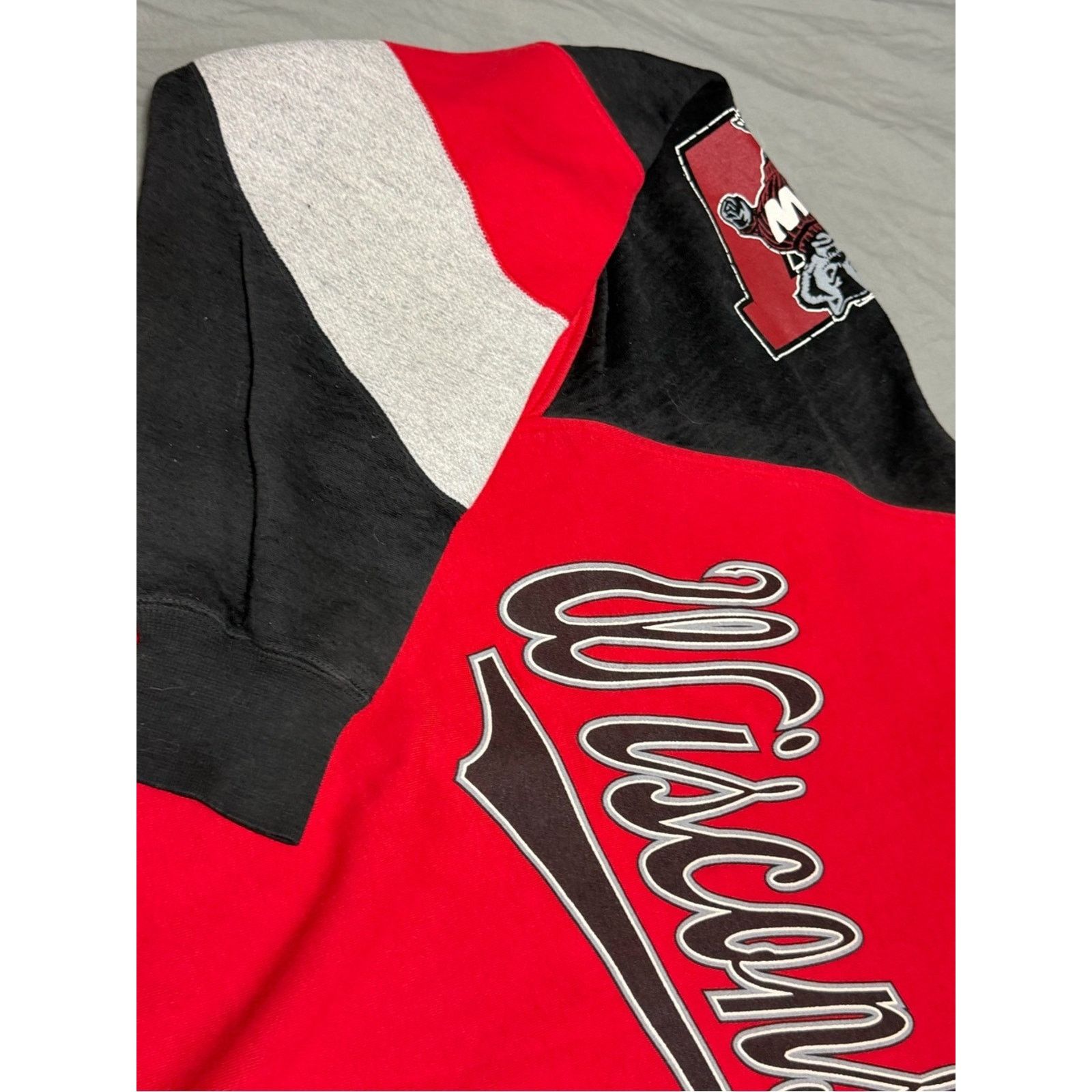 Other Vintage Galt Sand Wisconsin Badgers Crewneck 90s Size M Size US M / EU 48-50 / 2 - 5 Thumbnail