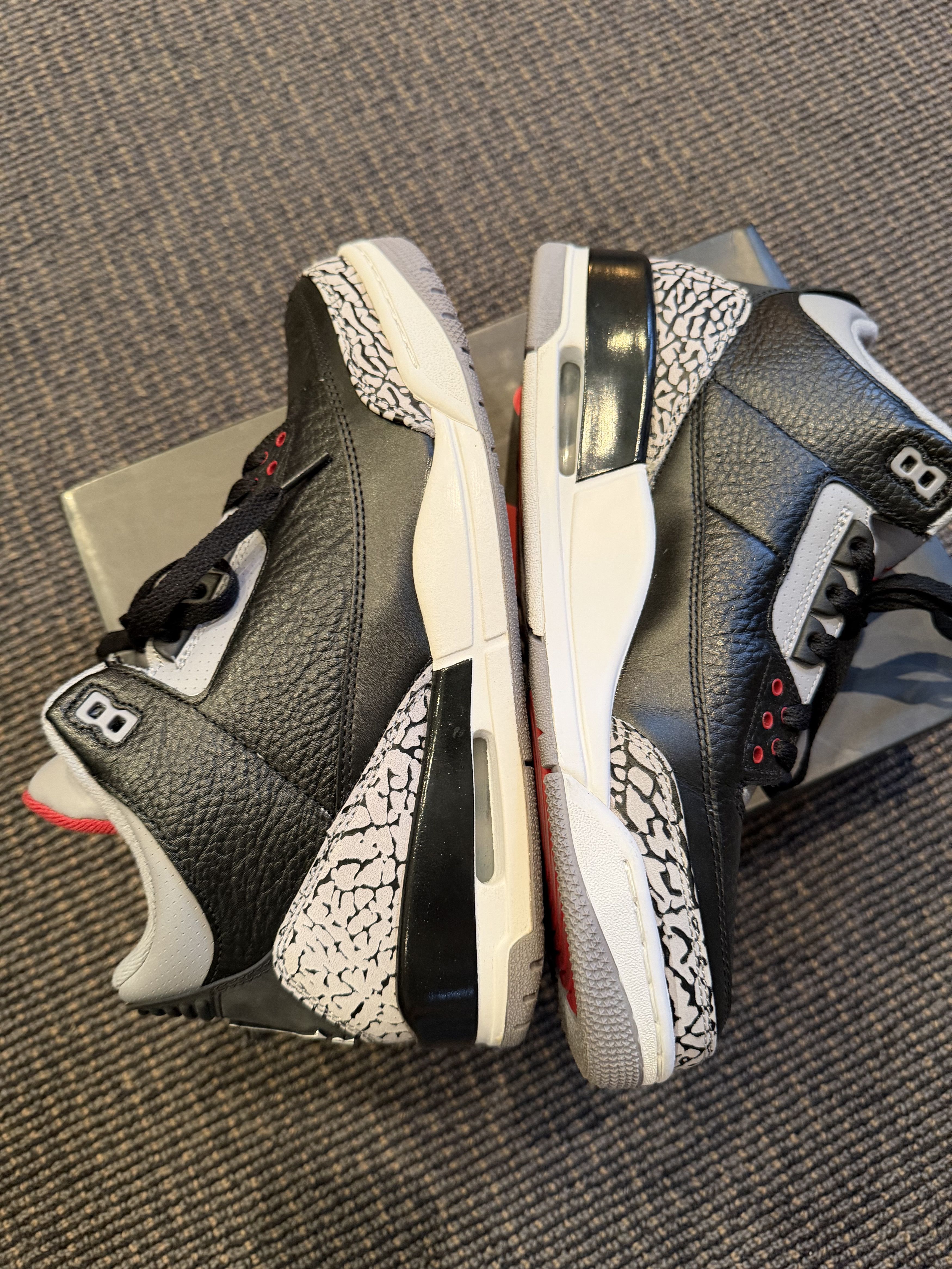 Jordan Brand Air Jordan 3 Retro Cement 2011 Size US 10 / EU 43 - 2 Thumbnail
