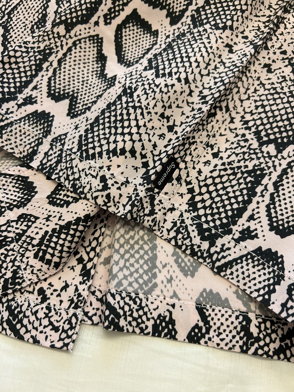 Supreme Supreme Snake Shirt Size US S / EU 44-46 / 1 - 6 Thumbnail