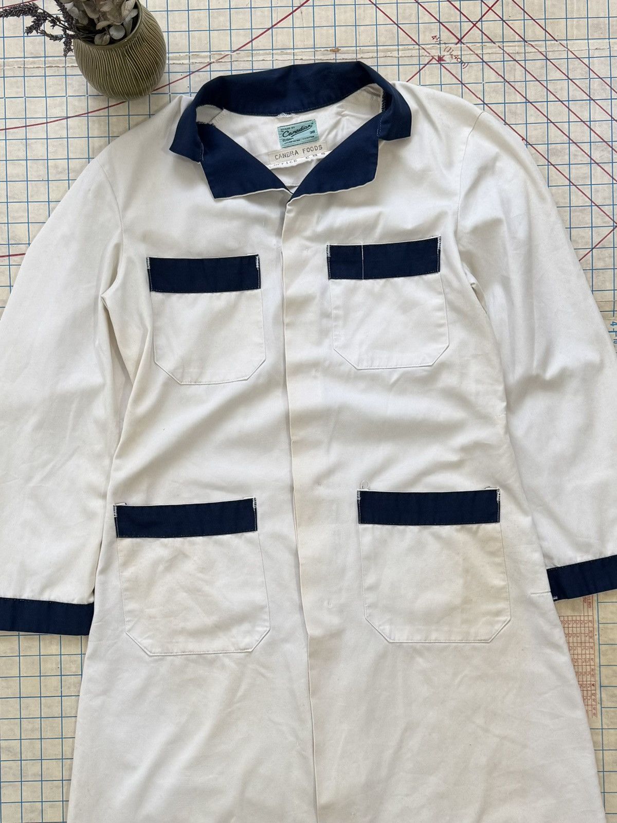 Other × Vintage Vintage Lab Coat White With Navy Trim Fits Medium Size US M / EU 48-50 / 2 - 3 Thumbnail