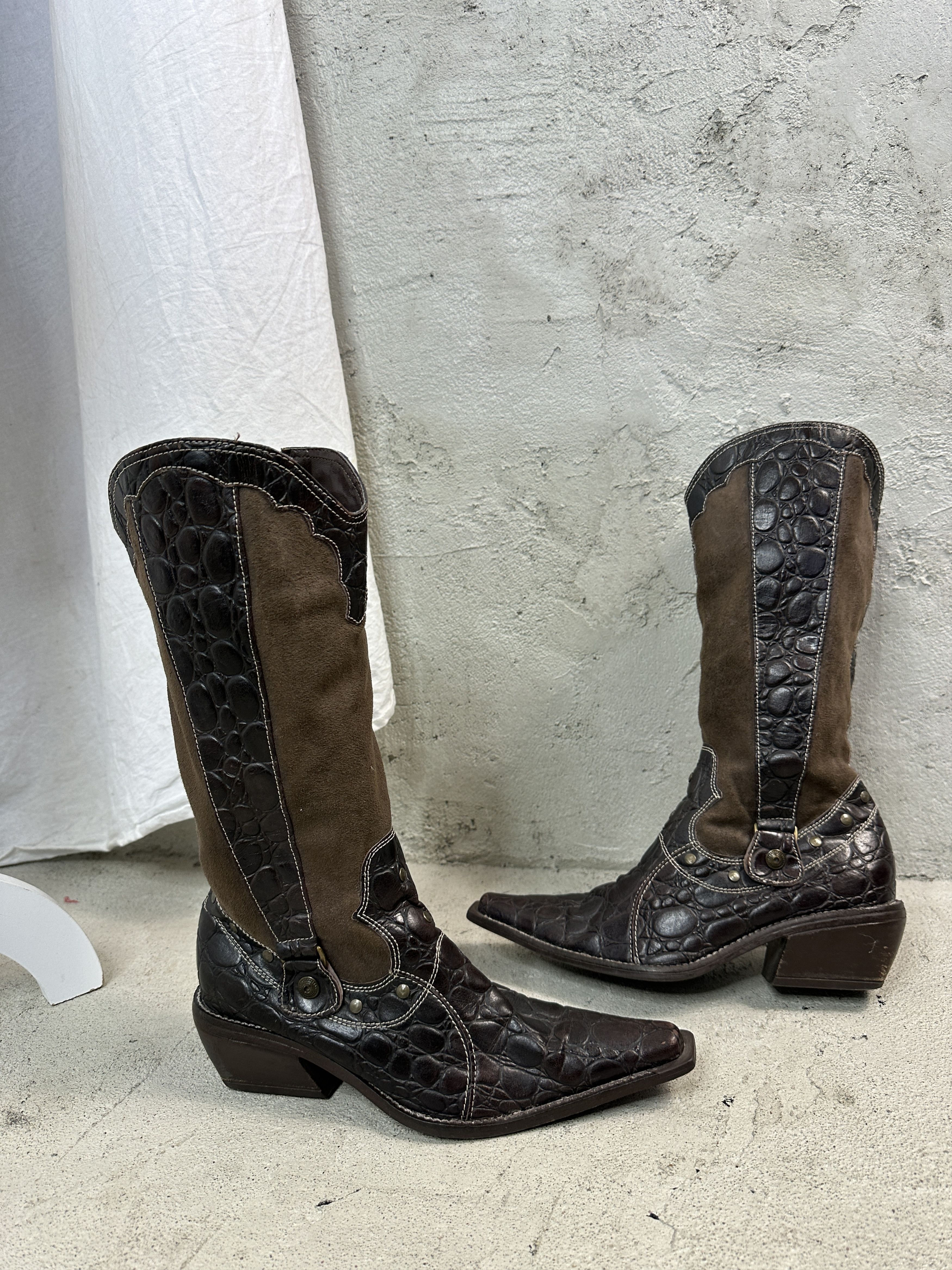 Vintage Vintage Avant Garde Archive Y2K Leather Cowboy Boots Size US 5 / IT 35 - 1 Thumbnail