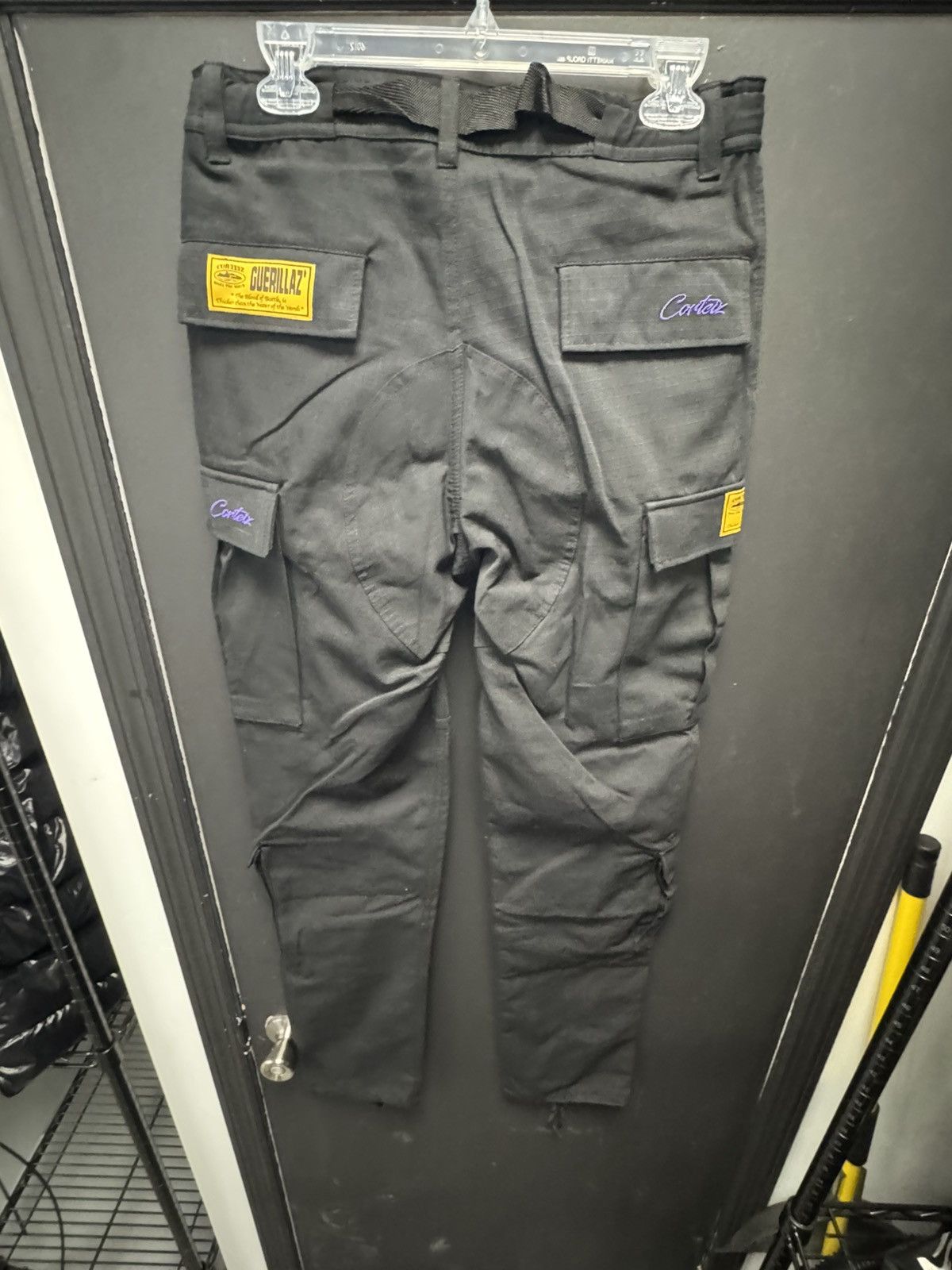 Corteiz Corteiz Purp Guerillaz Cargos Black/Purple Size US 36 / EU 52 - 2 Thumbnail