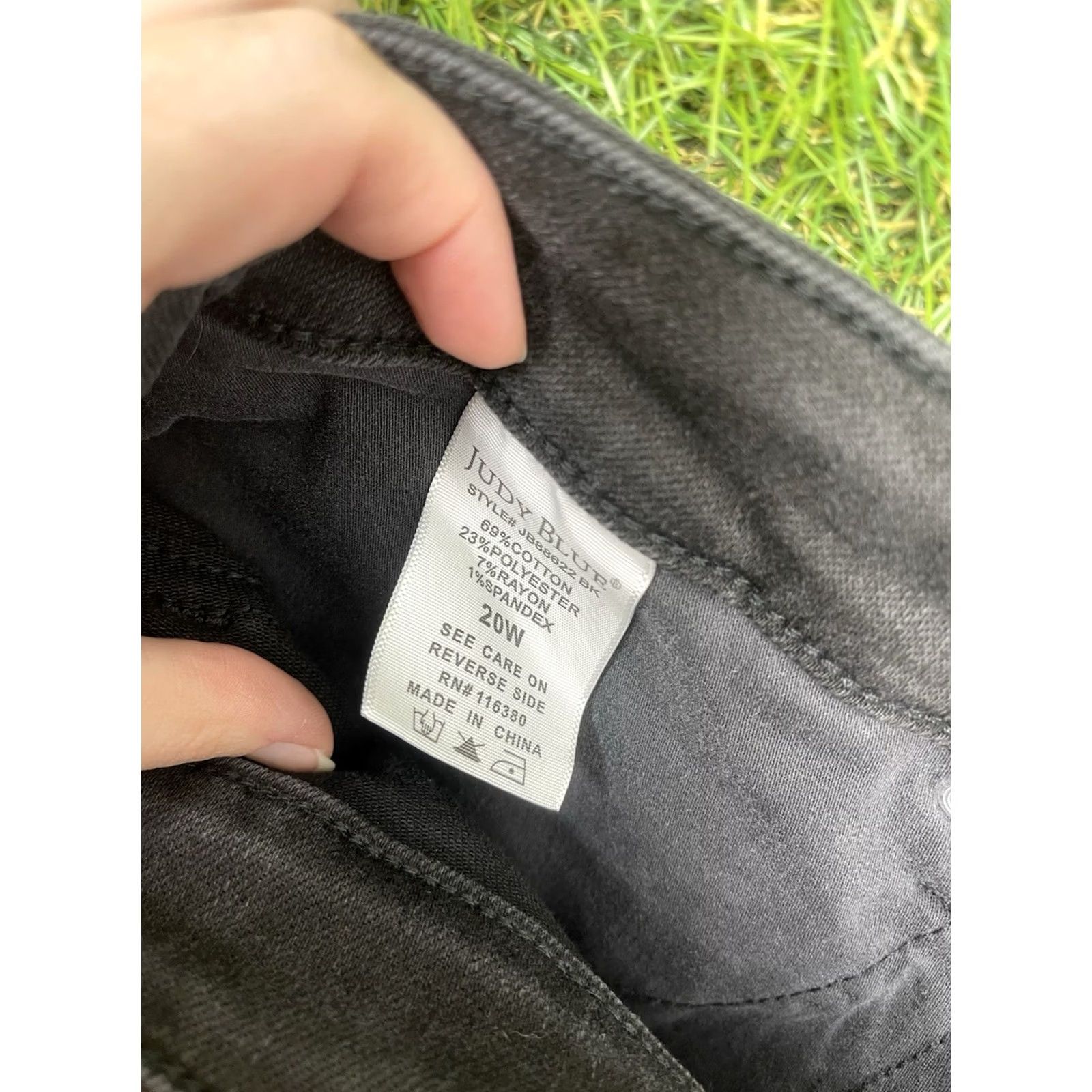 Vintage Judy Blue Jeans Womens 20W Black Flare High Waist Retro Stretch Denim Bell Y2K Jeans Womens Black Flared 20W Plus Size Retro Modern Fit Mens? Size 42" / US 20 - 4 Thumbnail