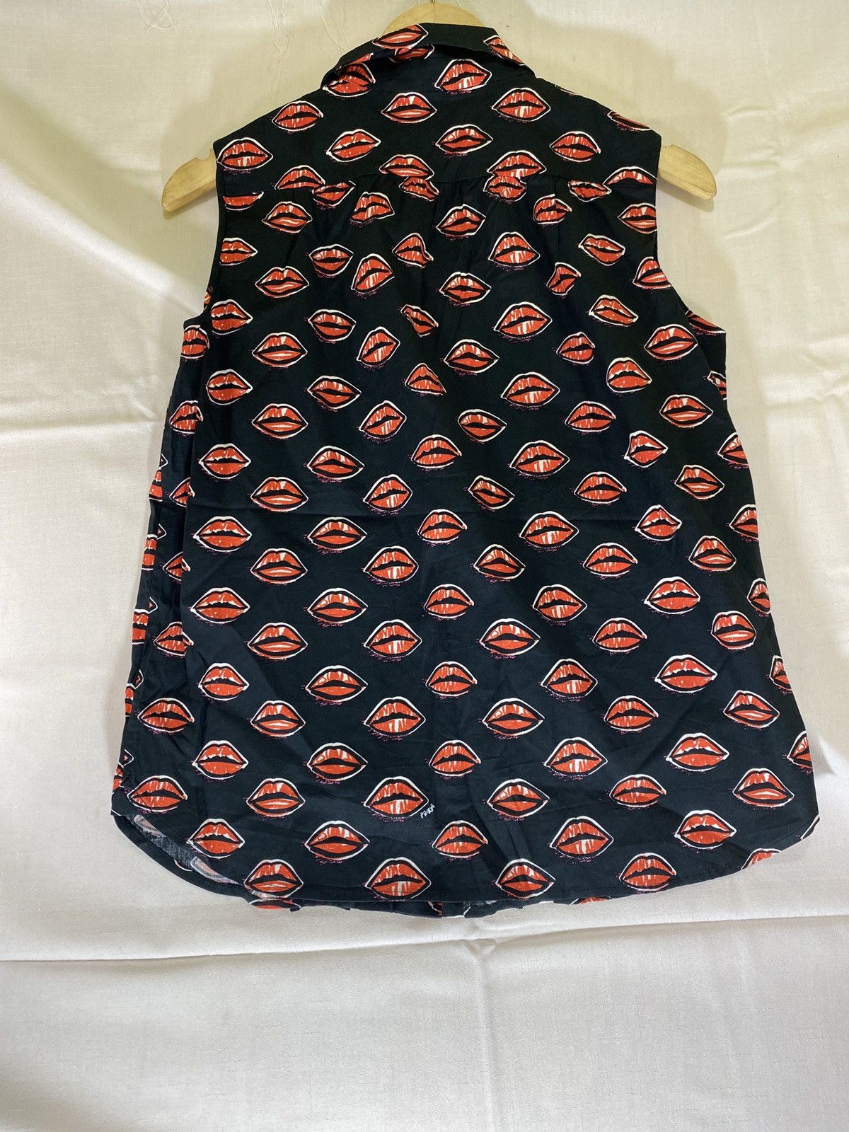 Prada kisses shirt sleeveless Size XS / US 0-2 / IT 36-38 - 2 Thumbnail