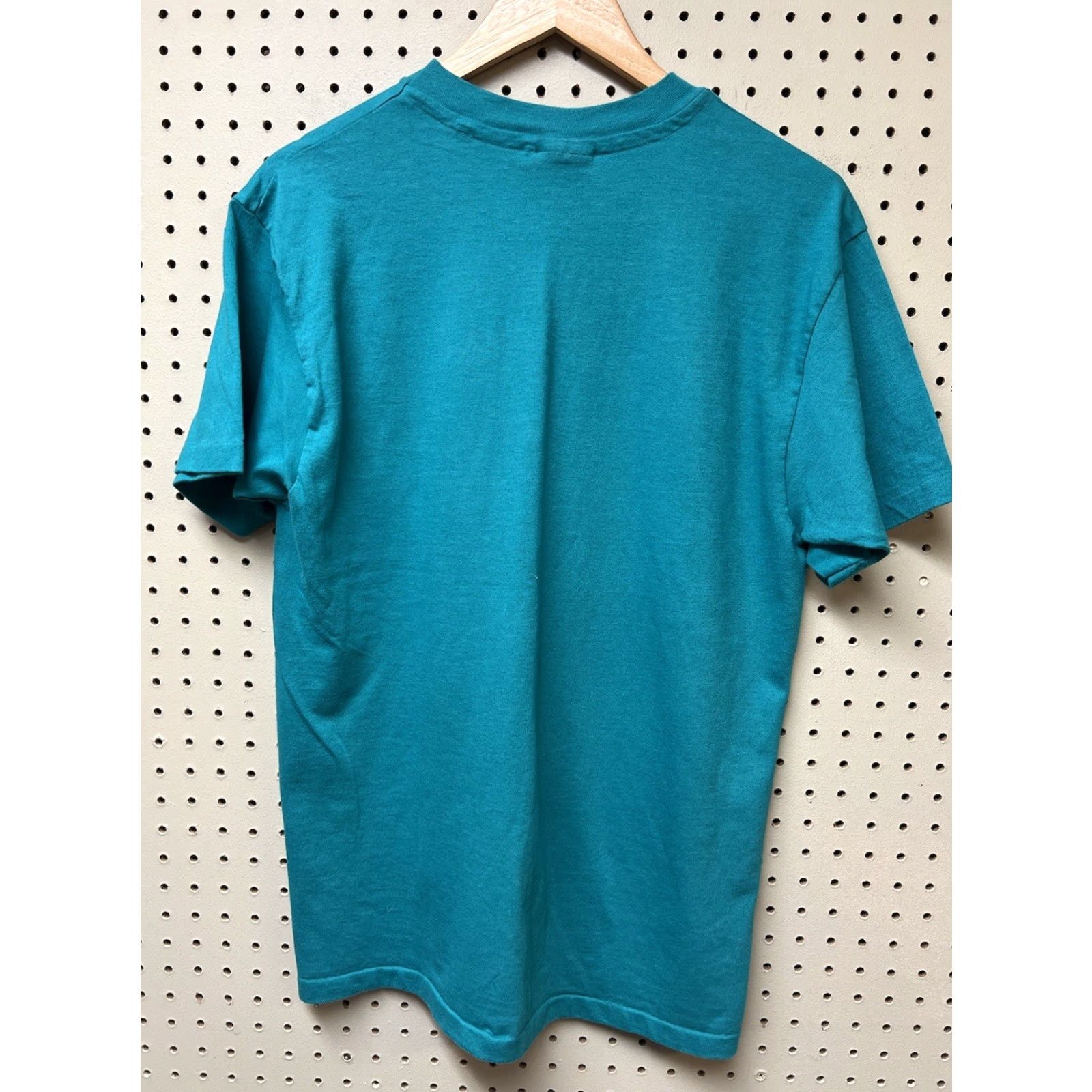 Hanes VINTAGE 1980s GREEN Hanes T-Shirt USS Bradley Ship Military Tee Men L Crew Neck Short Sleeve 80s Pattern Solid Size US L / EU 52-54 / 3 - 2 Thumbnail