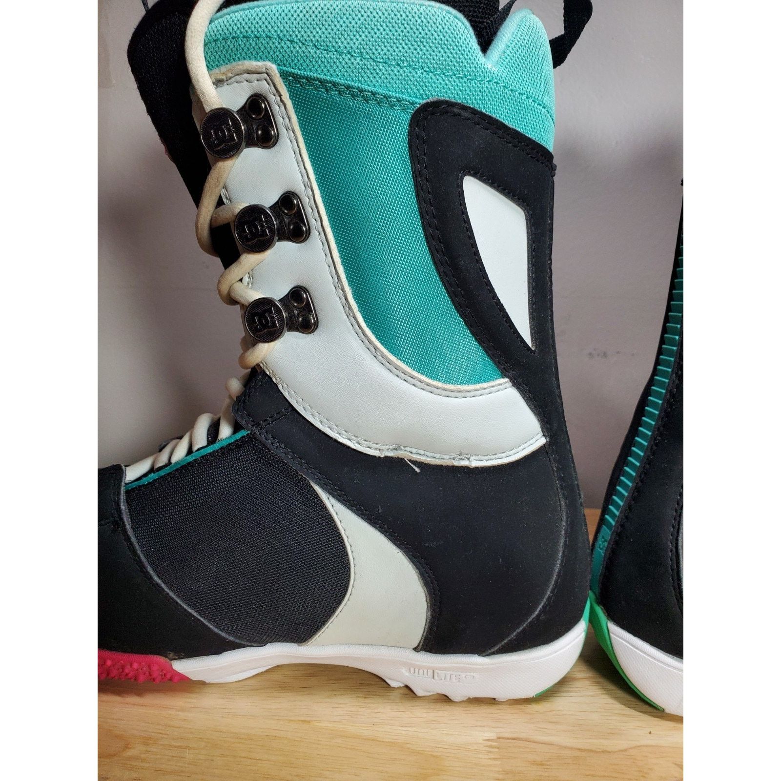 DC RARE DC Shoes Women's MISTY 2012 Snow Boots Snowboard Ski Size US 8.5 / IT 38.5 - 7 Thumbnail