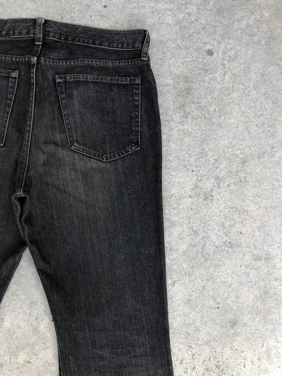If Six Was Nine Flared Uniqlo Jeans Distressed Jeans Size US 33 - 10 Thumbnail