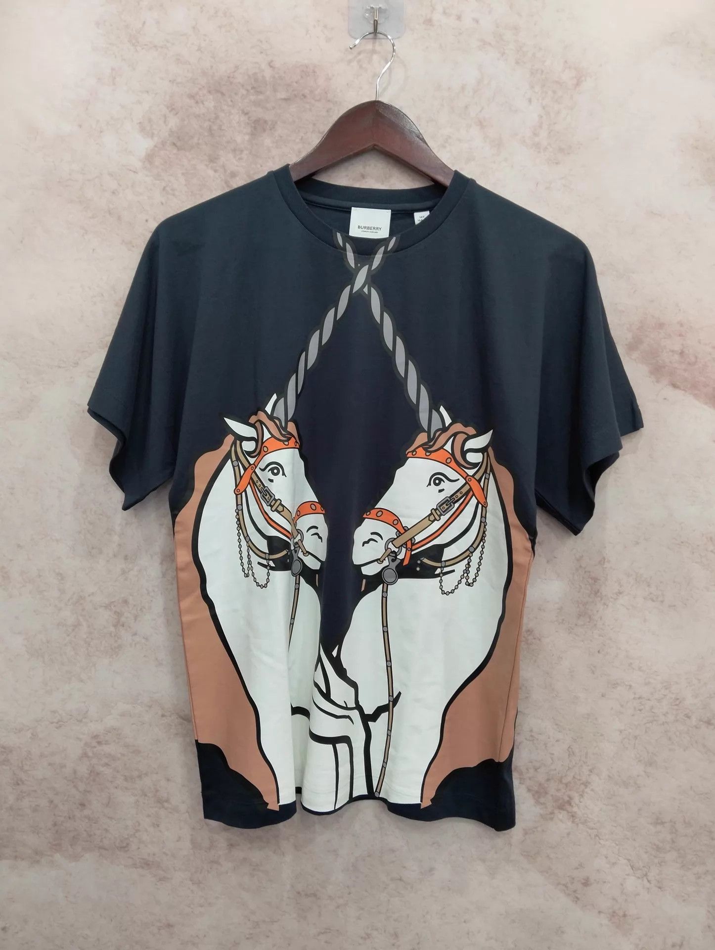 Burberry Burberry Logo Unicorn Print T-shirt 14Y Size XS / US 0-2 / IT 36-38 - 1 Thumbnail