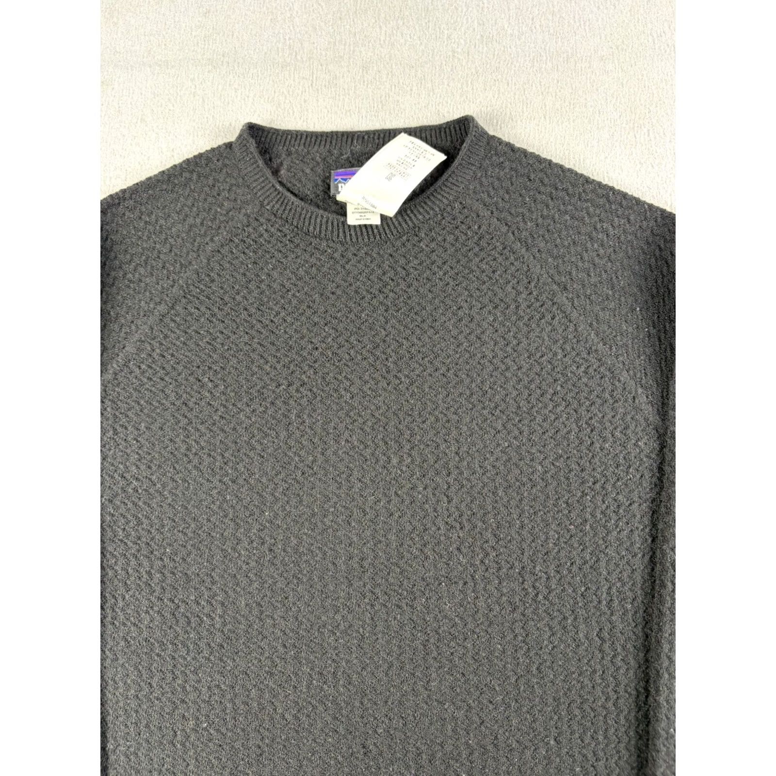 Patagonia Patagonia T-Shirt Women’s Small Black Merino Baselayer Long Sleeve Activewear Size S / US 4 / IT 40 - 2 Thumbnail