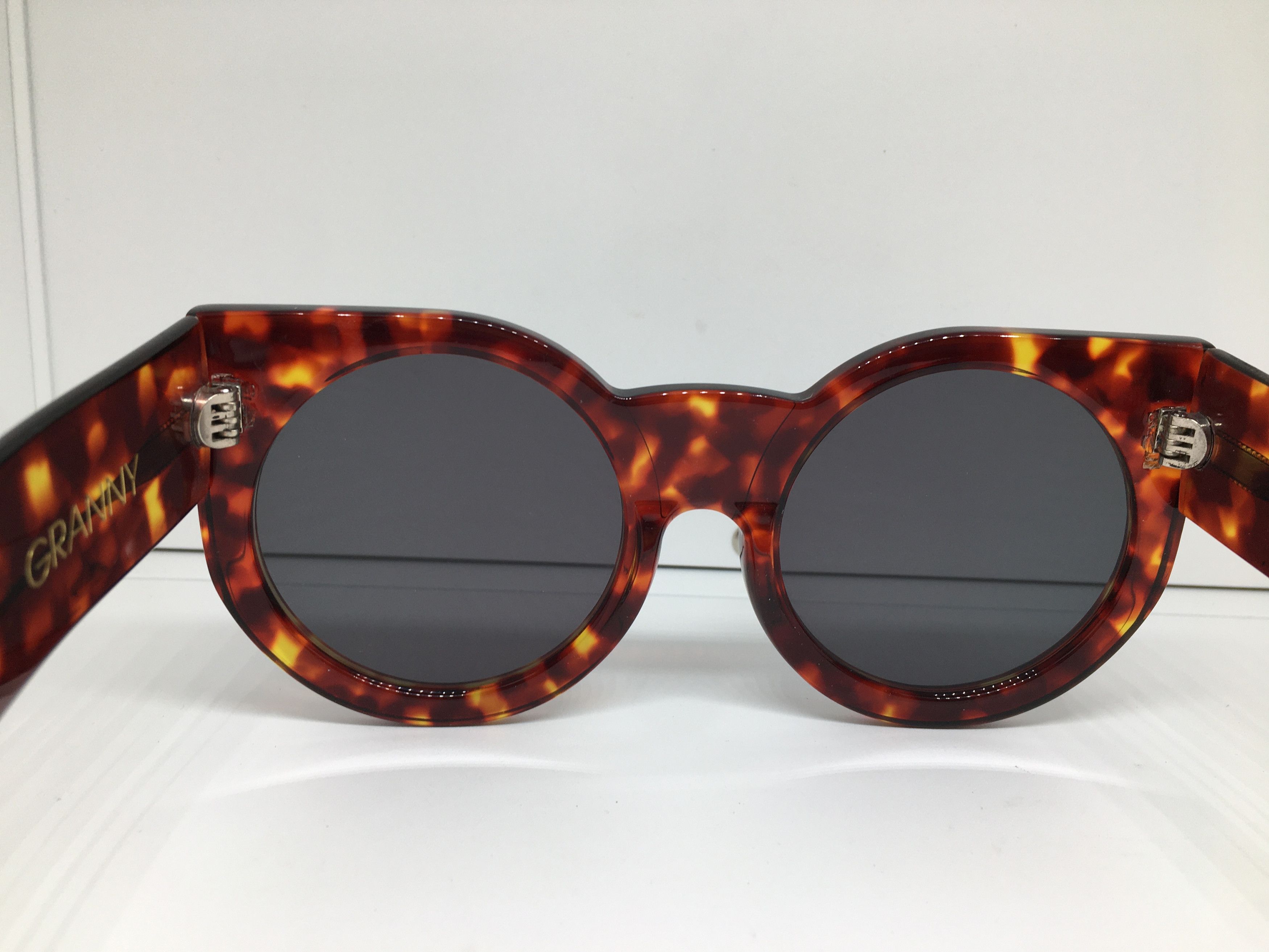 Wildfox WildFox Granny Handmade Tortoise Oversize Sunglasses Round Size ONE SIZE - 5 Thumbnail