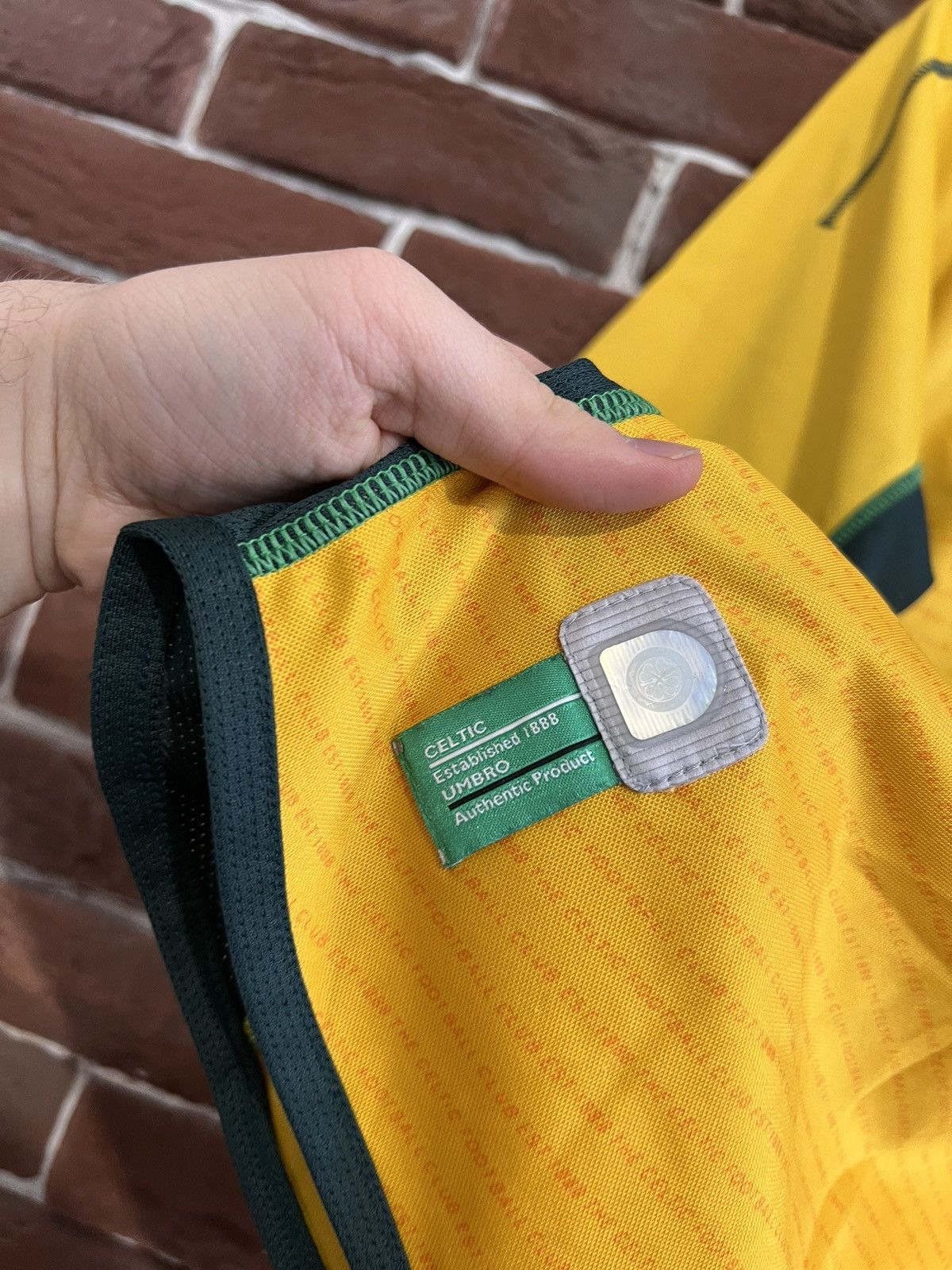 Umbro Rare Vintage 2002 Celtic Umbro Football Club Soccer Jersey Size US M / EU 48-50 / 2 - 5 Thumbnail