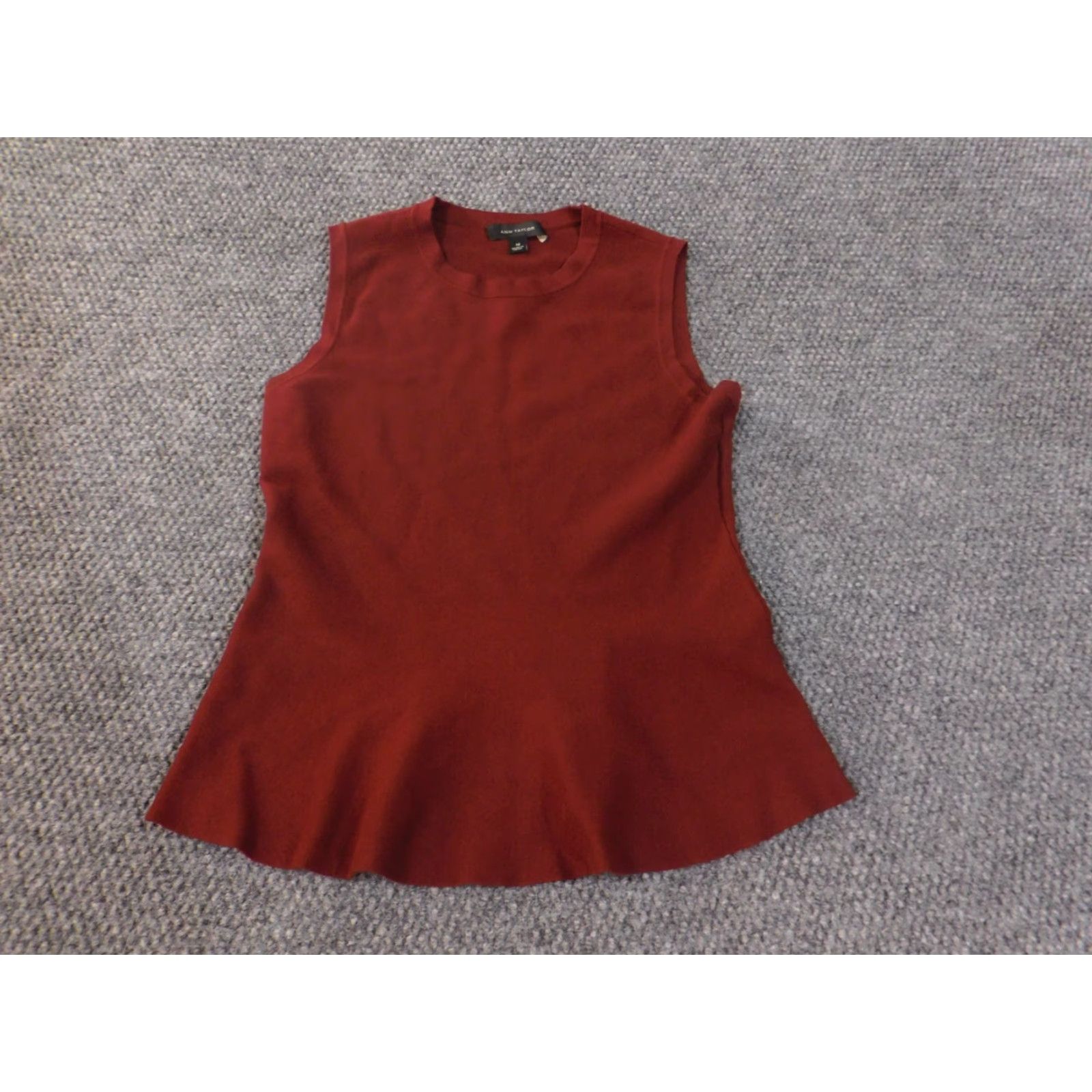 Ann Taylor Ann Taylor Blouse Shirt Womens Medium Red Sleeveless Viscose Knit Stretch Casual Crew Neck Pullover Regular M Size M / US 6-8 / IT 42-44 - 3 Thumbnail