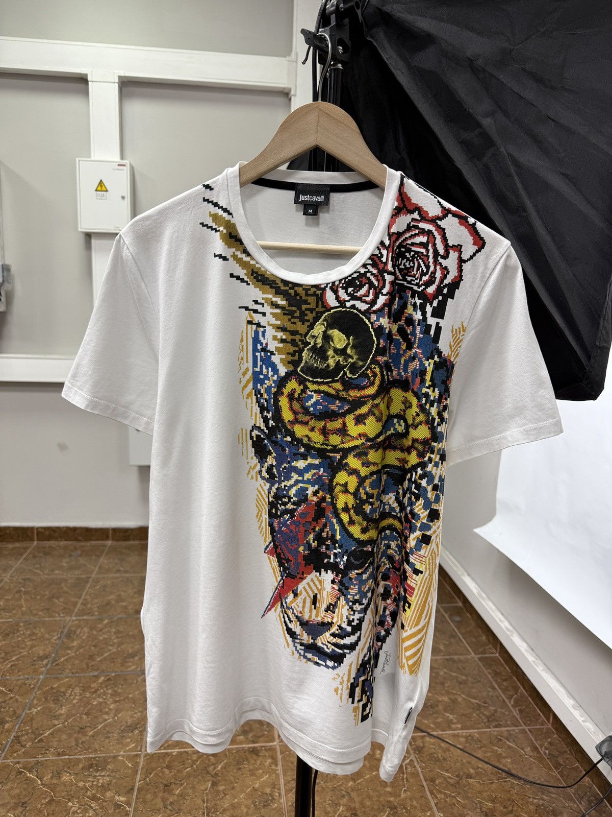 Just Cavalli 🇮🇹💀 Just Cavalli Art Asymmetrical Tiger Skull Snake T-Shirt Size US M / EU 48-50 / 2 - 1 Thumbnail