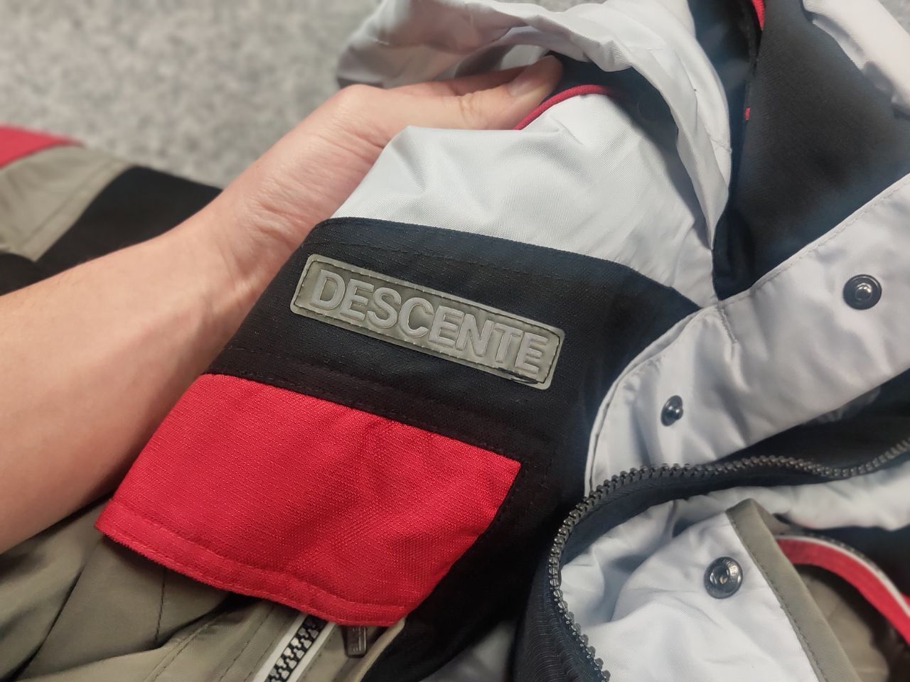 Descente Vintage Descente Airdrive Ski Zipper Hooded Jacket Logo Size US S / EU 44-46 / 1 - 25 Thumbnail