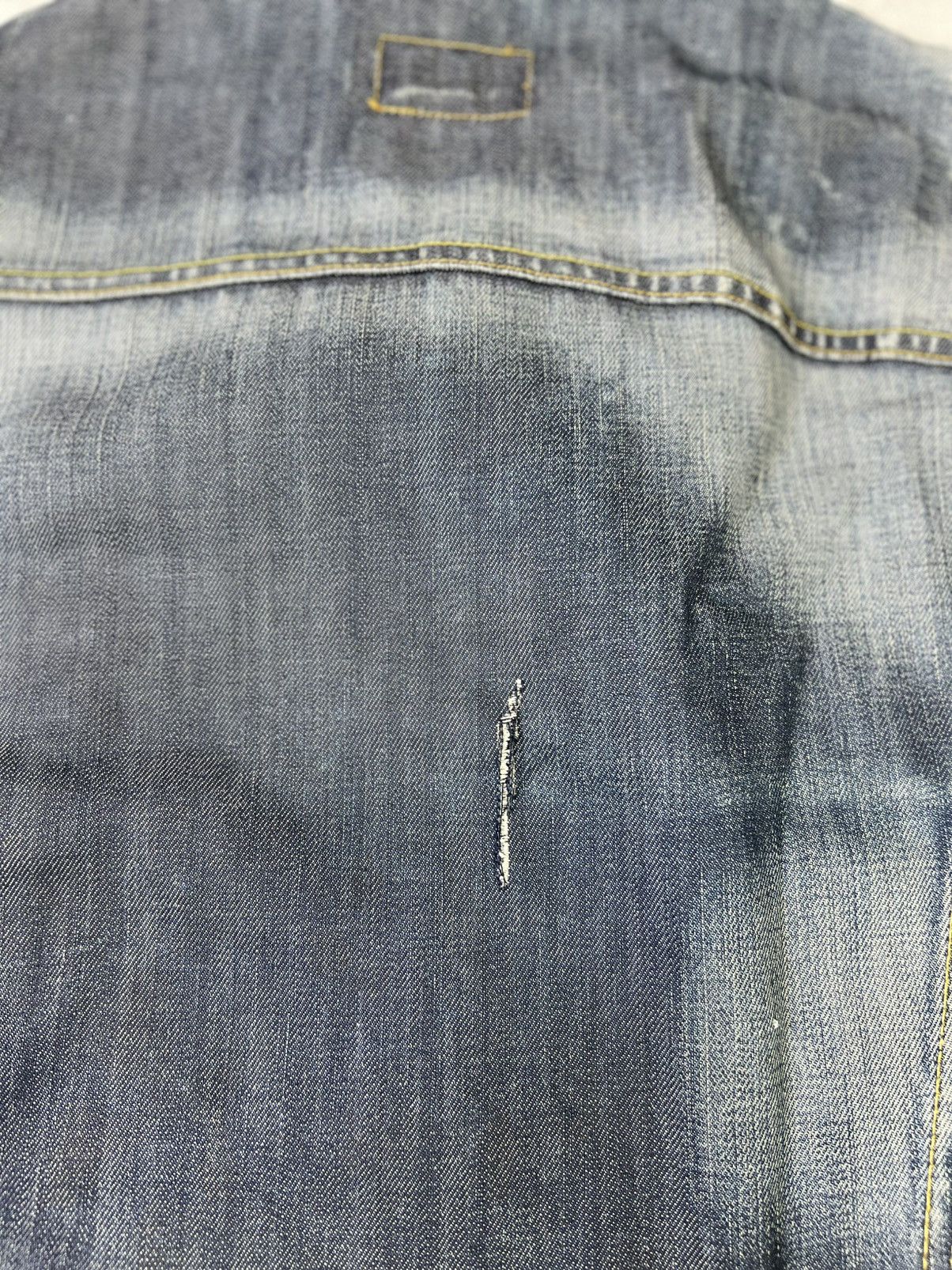 Levi's Vintage Clothing Vintage Y2K Levi’s 70500 Denim Trucker Jacket XL Distressed Size US XL / EU 56 / 4 - 8 Thumbnail