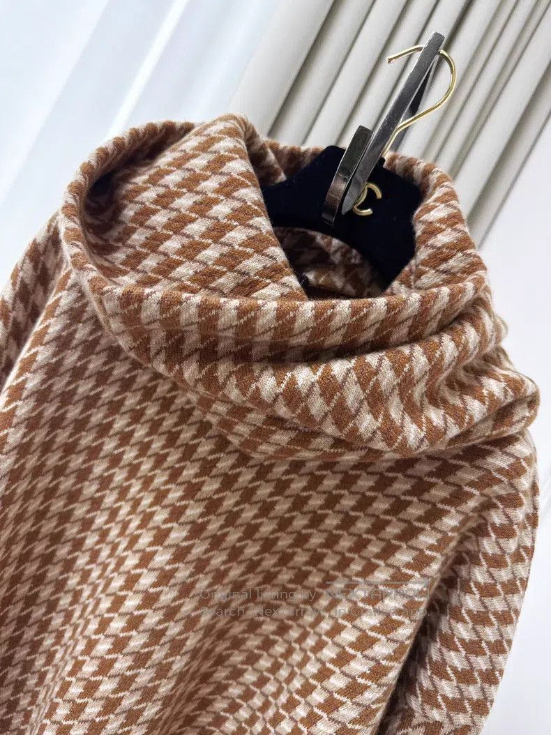 Hermes Hermes Brown Houndstooth Pure Cashmere Turtleneck Sweater Size XS / US 0-2 / IT 36-38 - 2 Thumbnail