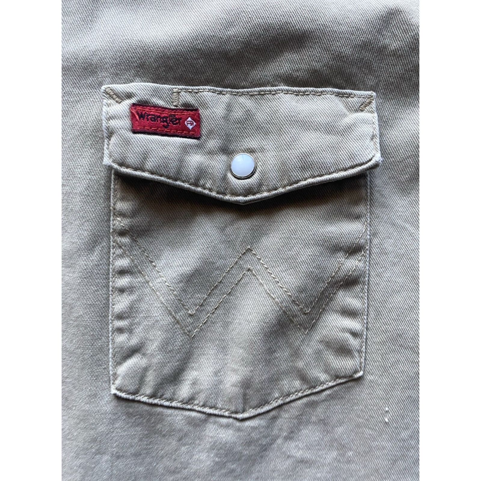 Wrangler Wrangler Shirt Men’s 2XL Beige Long Sleeve Flame Resistant Pearl Snap Button-Up HRC 2 Regular Size US XXL / EU 58 / 5 - 7 Thumbnail