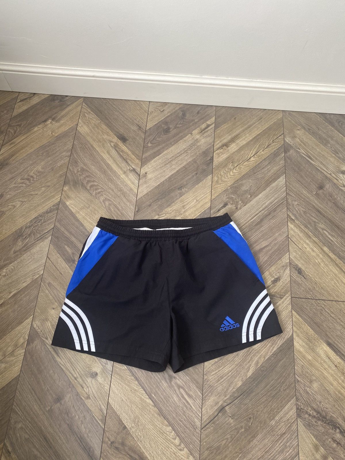 Adidas × Designer × Vintage Vintage Adidas 90s style shorts Size US 31 - 1 Thumbnail