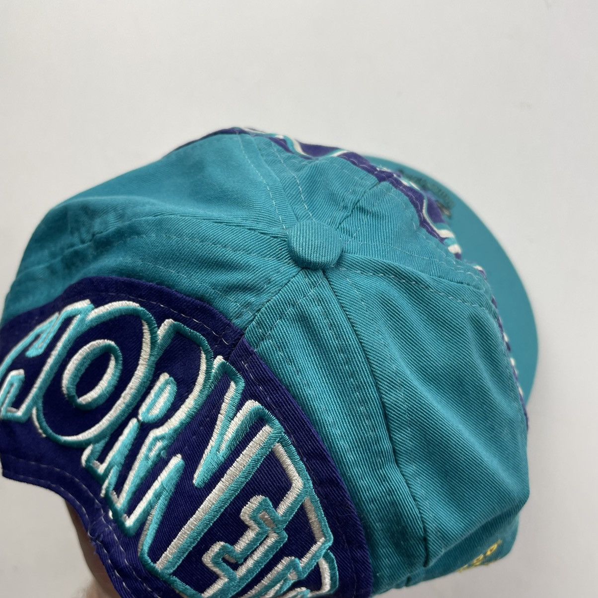 NBA × The Game × Vintage Vintage 90s Charlotte Hornets Spellout Hat The Game NBA 335 Size ONE SIZE - 6 Thumbnail
