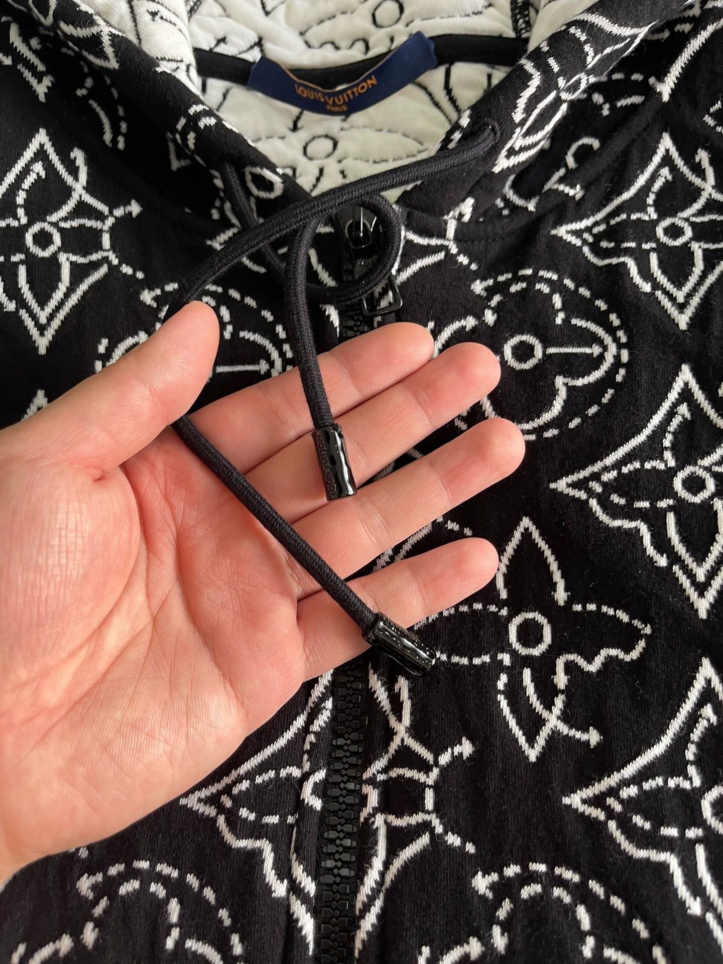 Louis Vuitton LV Monogram Embroidered Full Logo L Jacket Like New Size L / US 10 / IT 46 - 2 Thumbnail