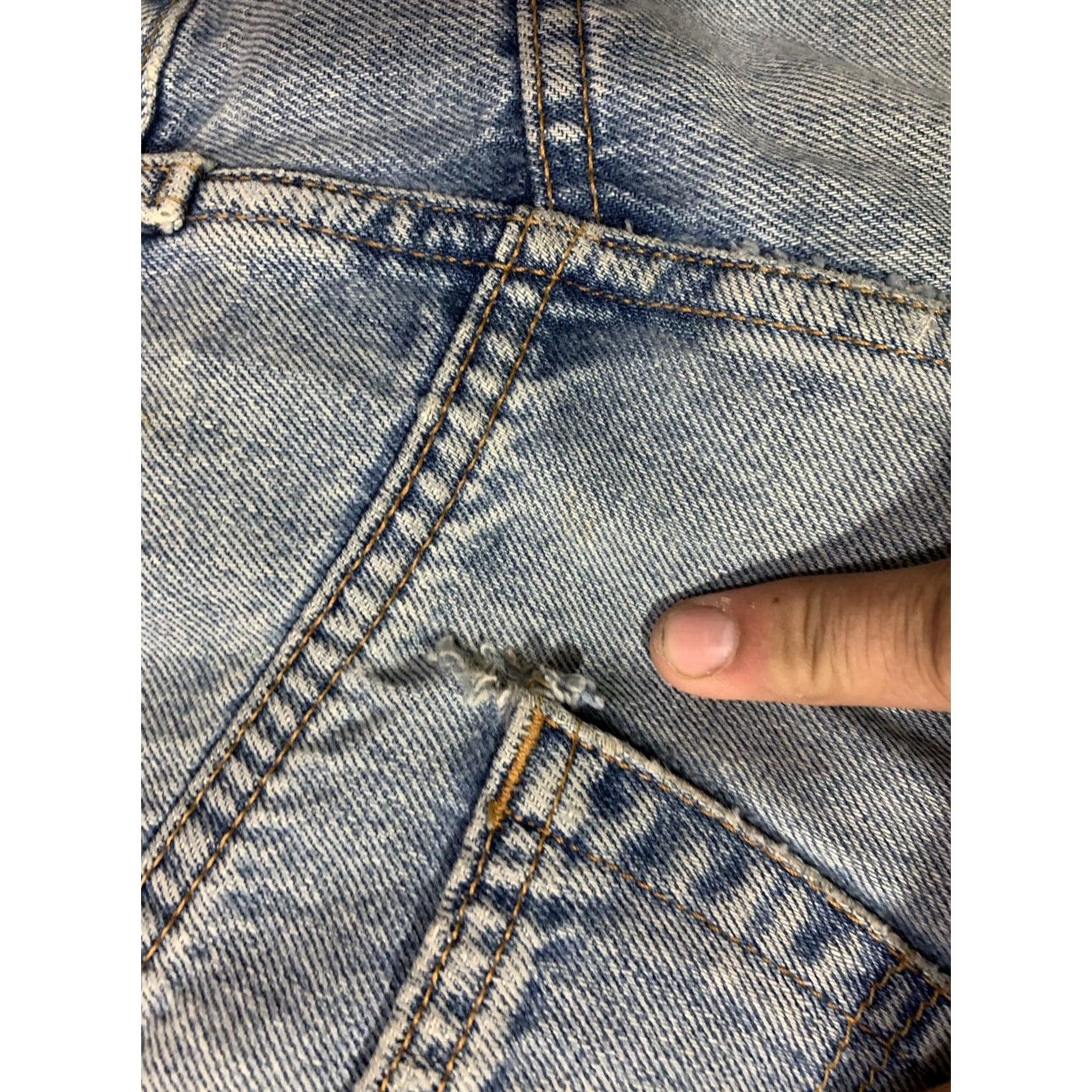 Levi's VINTAGE Levi's 550 Relaxed Fit Distressed Blue Jeans 36 X 34 Mens Size US 36 / EU 52 - 8 Thumbnail