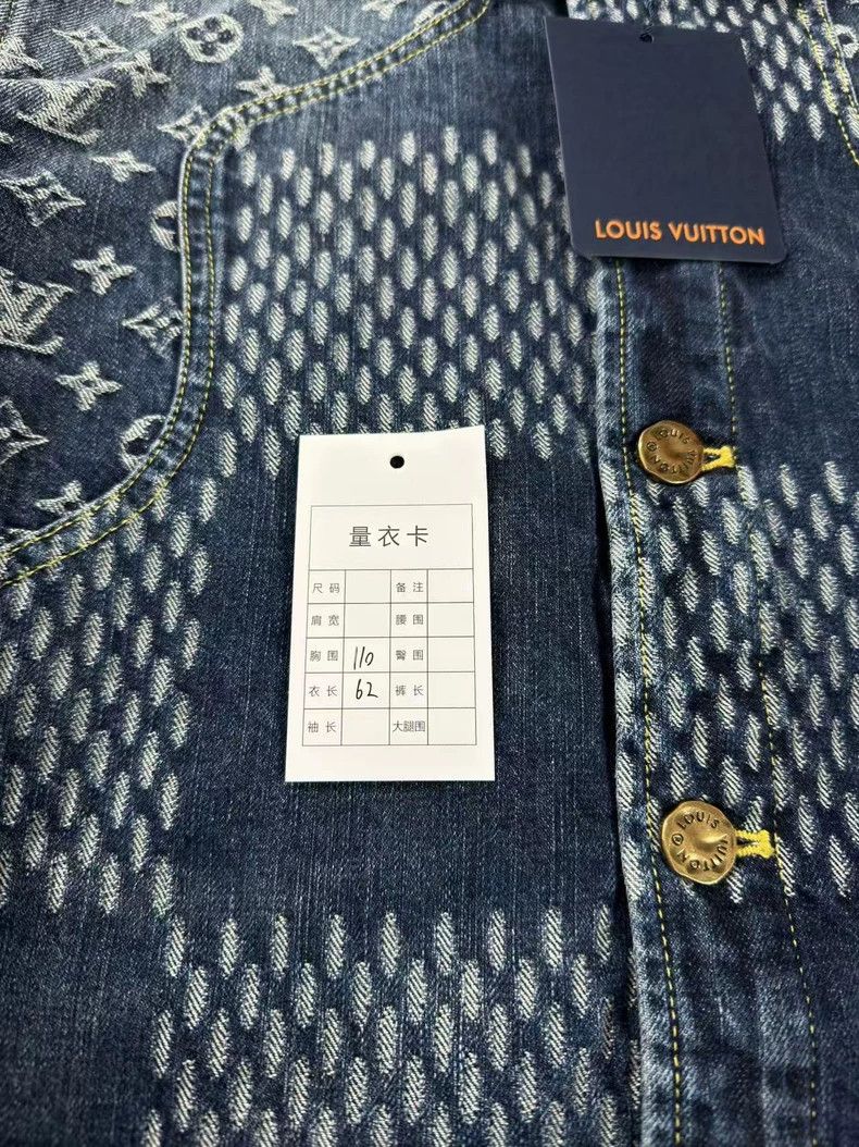 Louis Vuitton LOUIS VUITTON Blue full Logo denim jacket 2501-Nextarrow Size US S / EU 44-46 / 1 - 6 Thumbnail