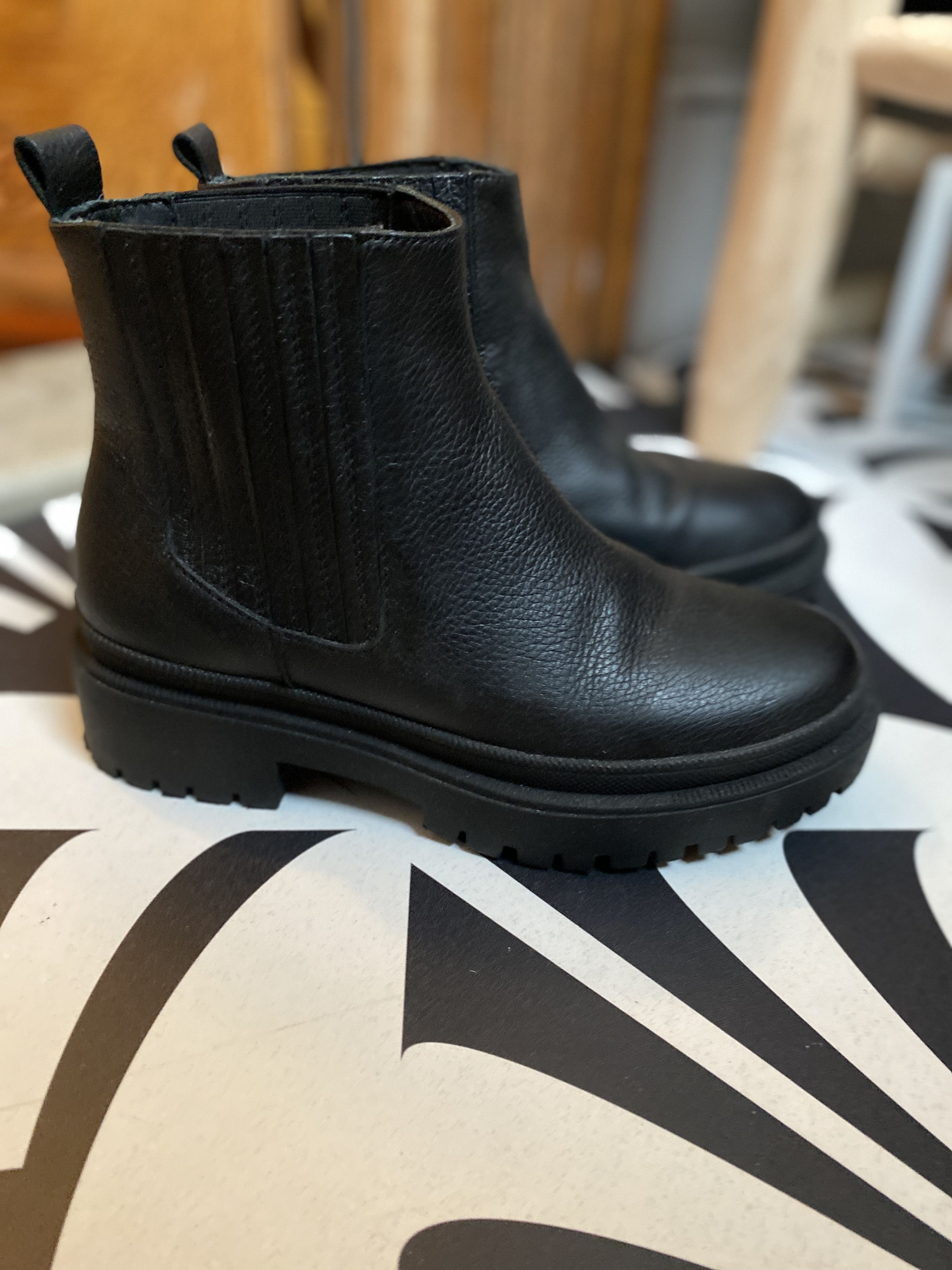 Portland Leather Portland Leather Kiki Chelsea Boot Size 5.5 Size US 5.5 / IT 35.5 - 1 Thumbnail
