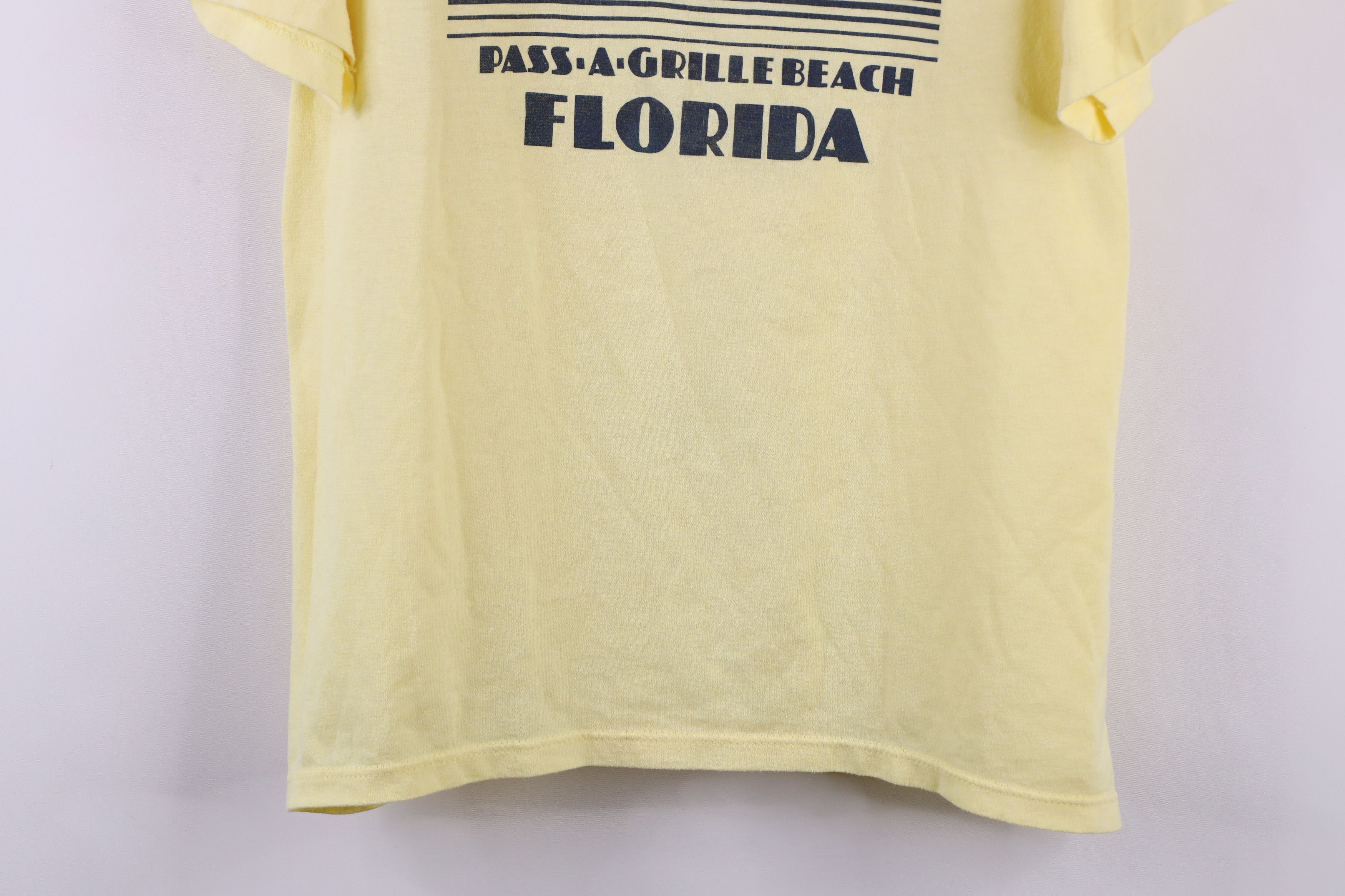 Vintage Vintage 80s 90s Streetwear Grille Beach Florida T-Shirt USA Size US L / EU 52-54 / 3 - 3 Thumbnail