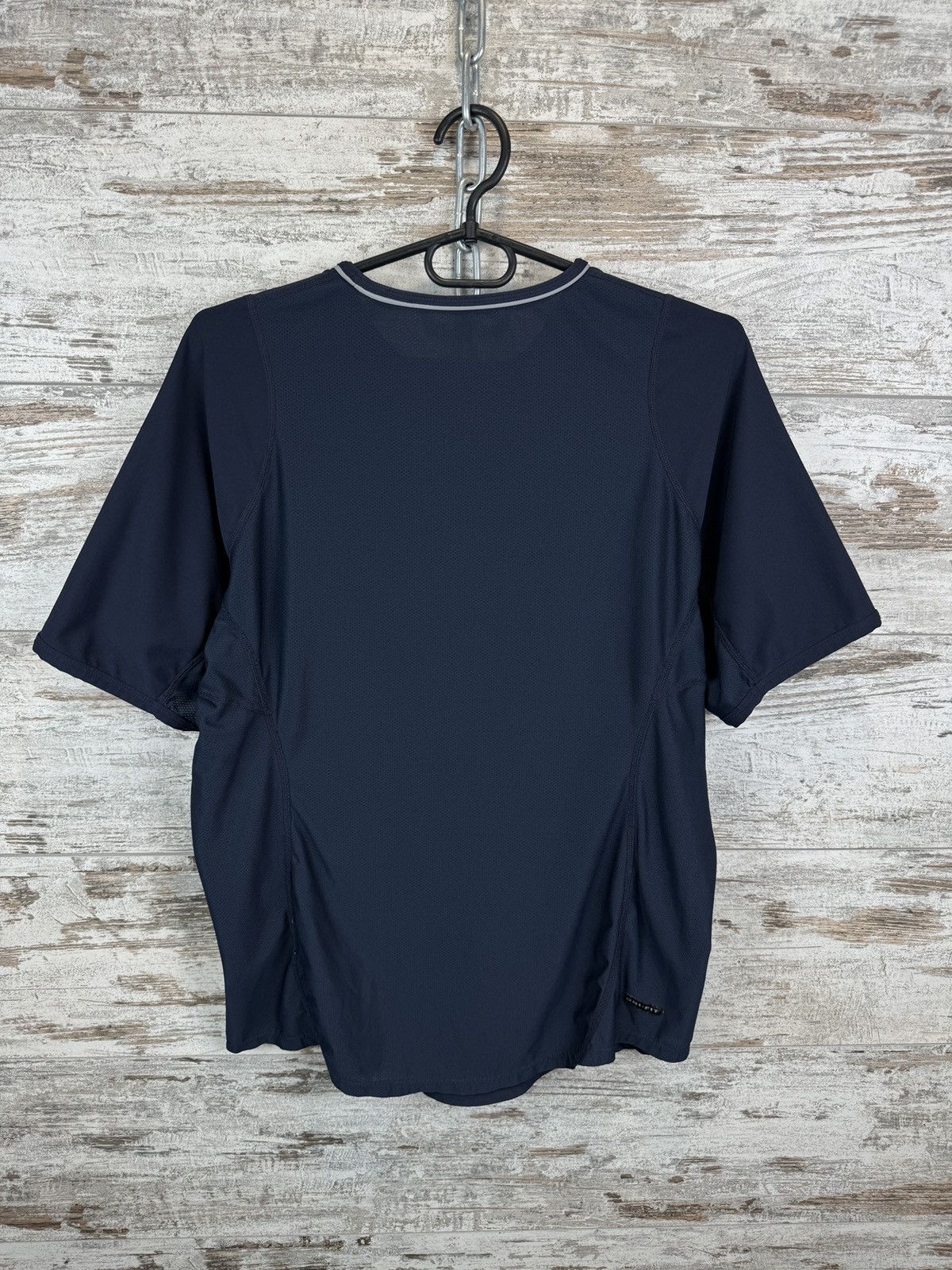 Nike Mens Vintage Nike centre swoosh T-shirt y2k drill tee Size US S / EU 44-46 / 1 - 8 Thumbnail
