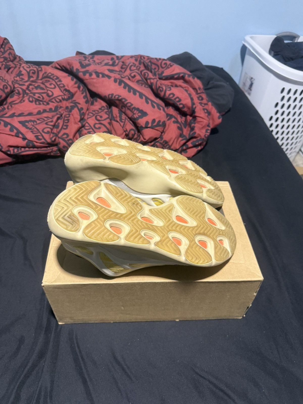 Yeezy yeezy 700 v3 safflower Size US 12.5 / EU 45-46 - 8 Thumbnail