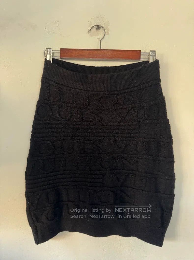 Louis Vuitton Louis Vuitton size s Black knit hip skirt Size 24" / US 00 / IT 34 - 1 Thumbnail