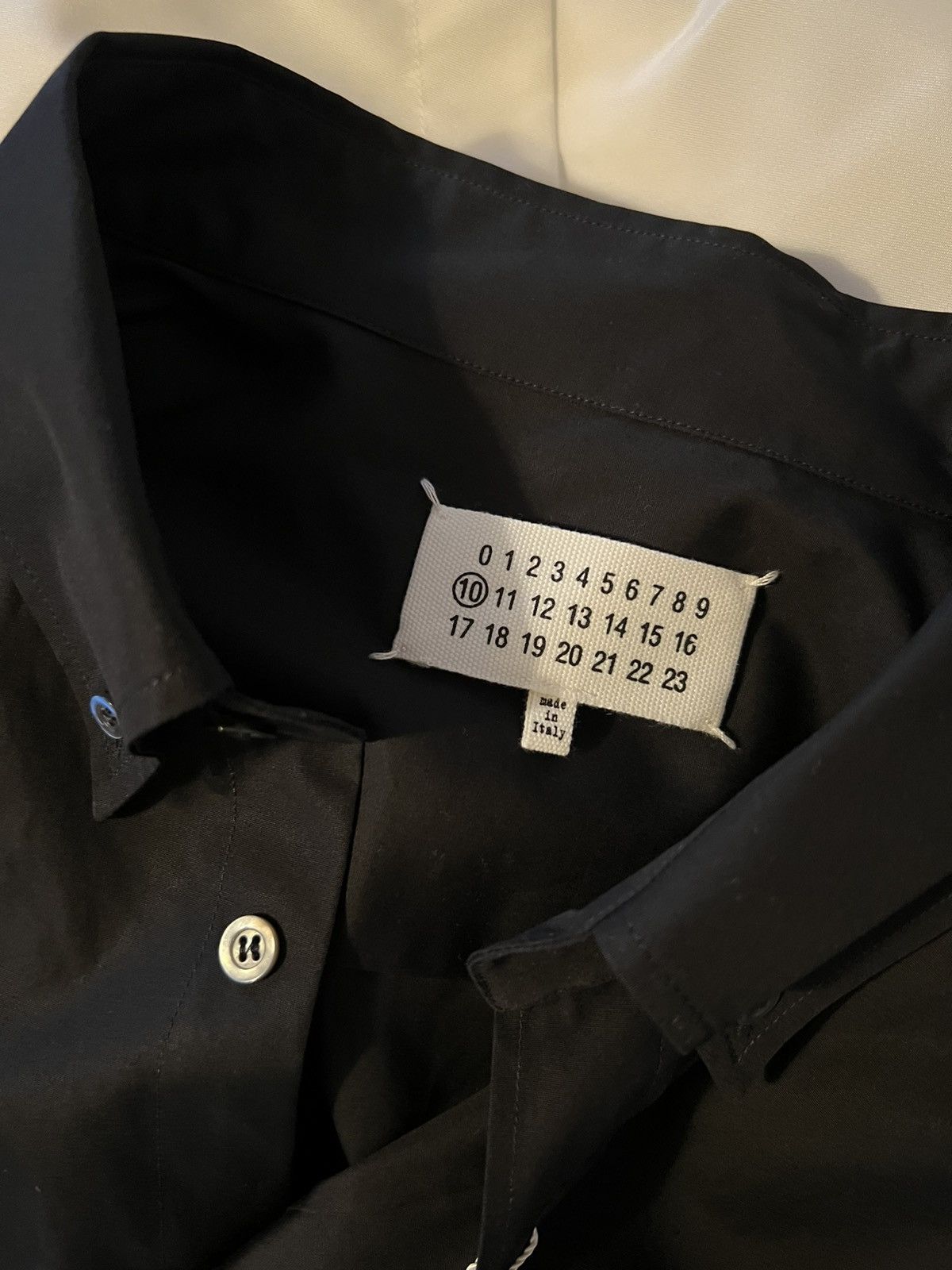 Maison Margiela Maison Margiela Oversized Shirt in Black Size US M / EU 48-50 / 2 - 5 Thumbnail