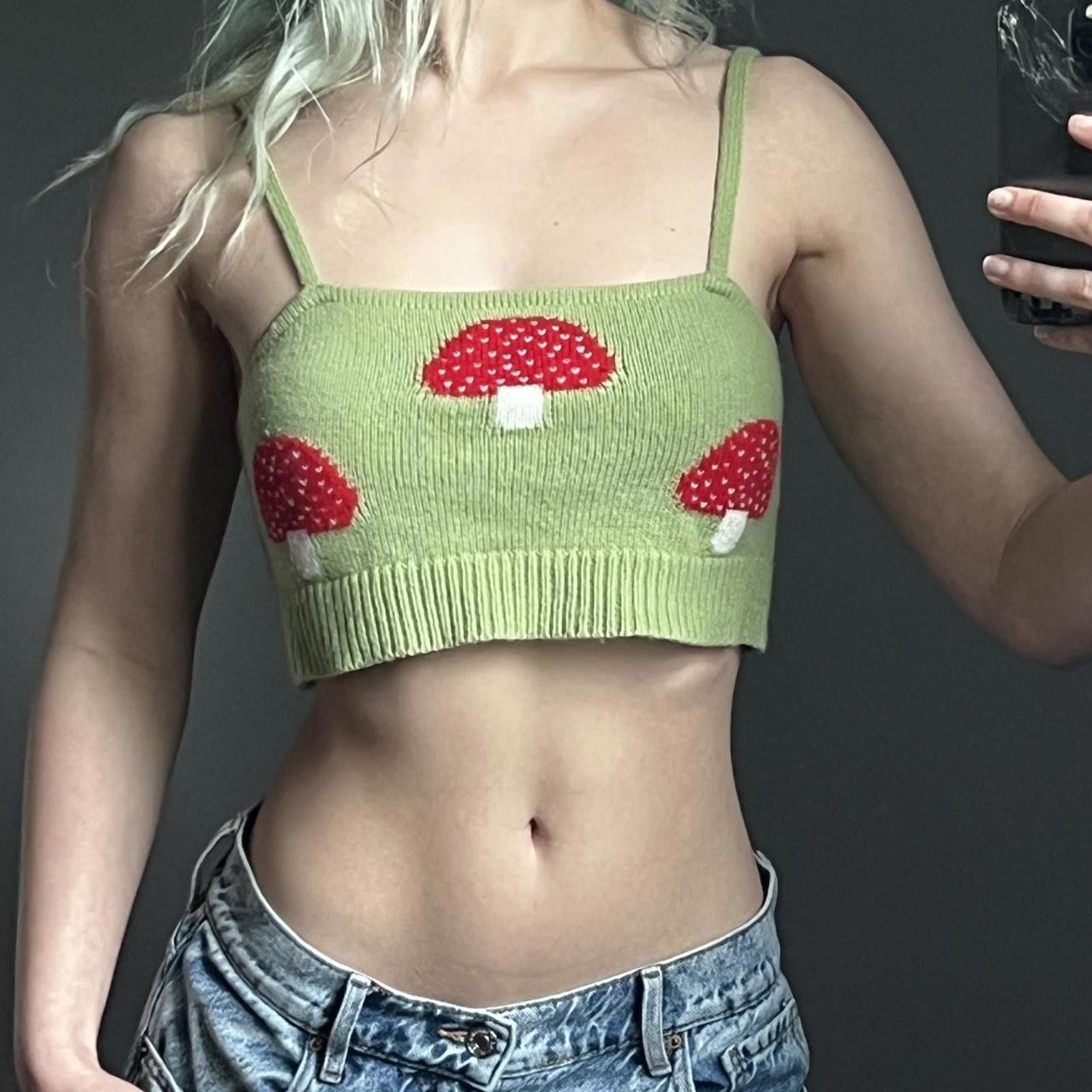 Shein Green and red mushroom crop top Size S / US 4 / IT 40 - 6 Thumbnail