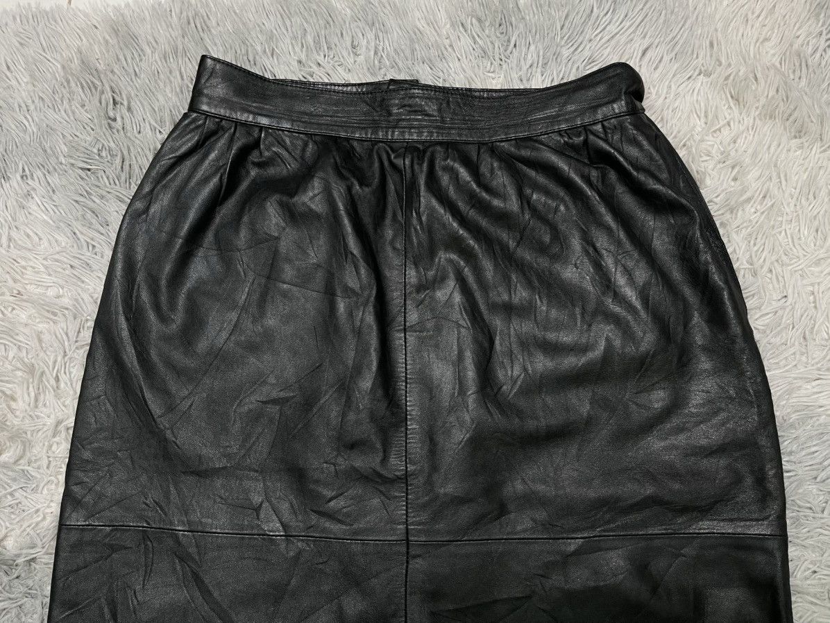 Fendi 80s FENDI LAMB LEATHER MINI SKIRT RARE SIDE POCKET Size 28" / US 6 / IT 42 - 14 Thumbnail