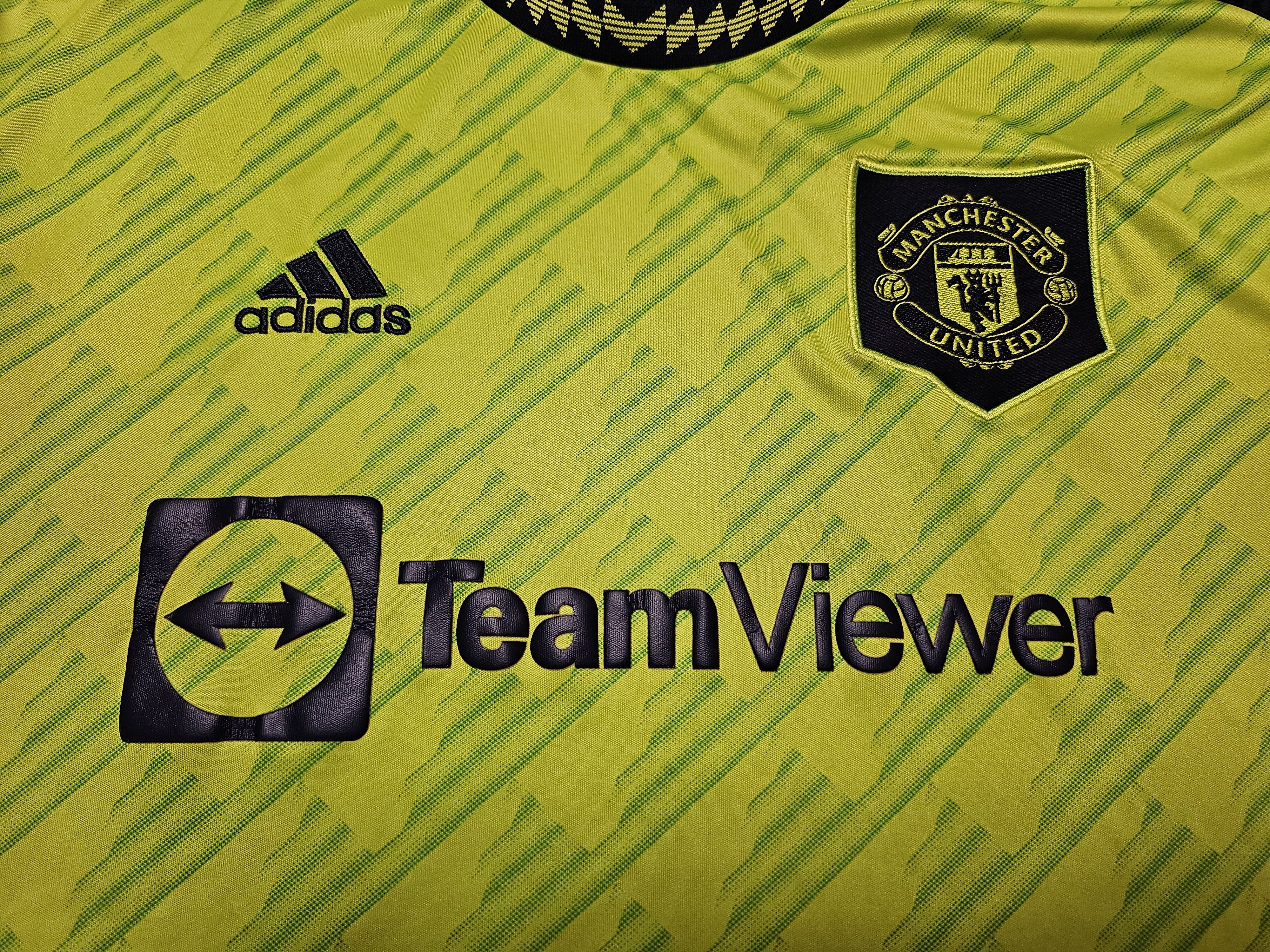 Adidas MANCHESTER UNITED 2022 2023 THIRD FOOTBALL SOCCER JERSEY Size US L / EU 52-54 / 3 - 3 Thumbnail