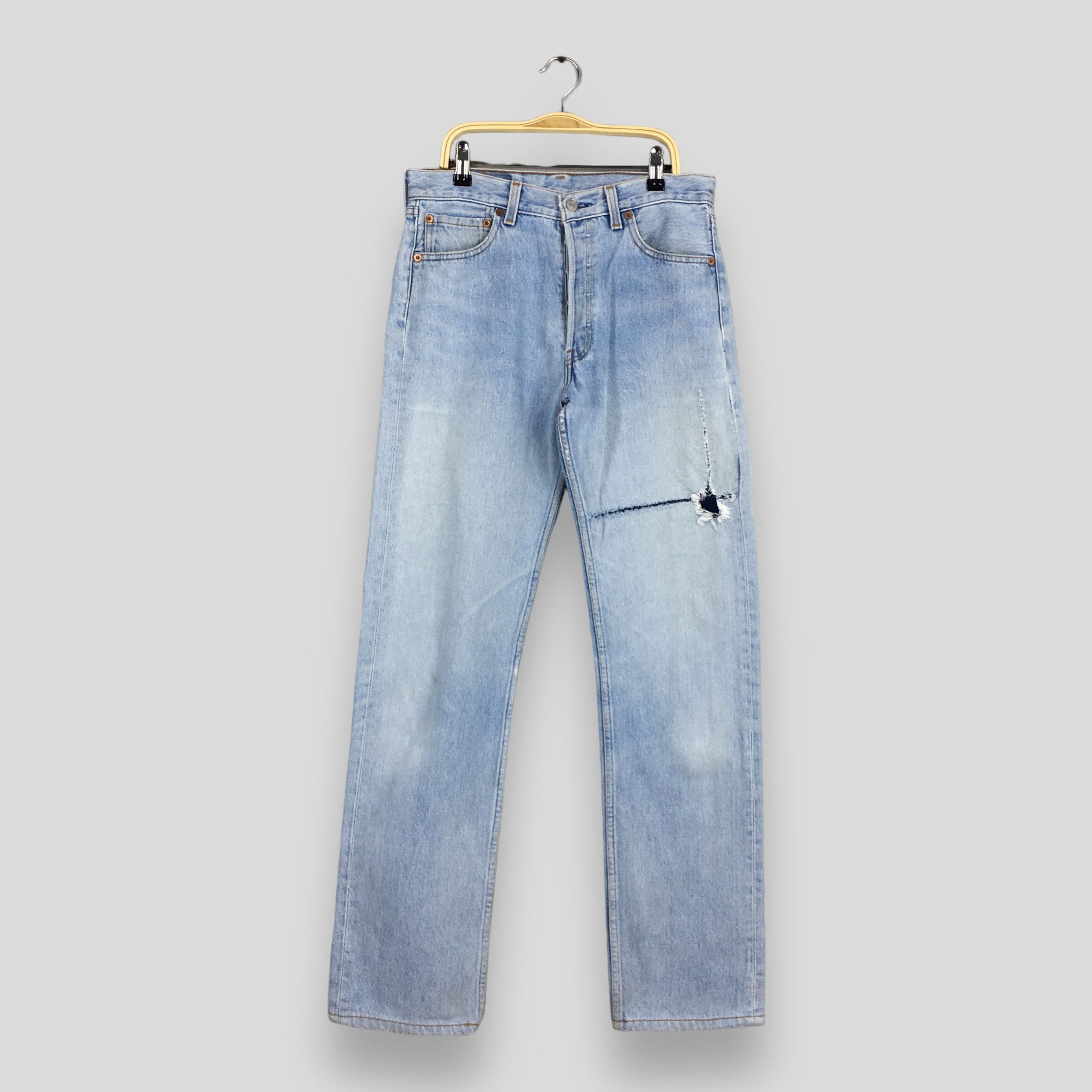 Levi's Size 31x32 Vintage 90s Levi's 501 Faded Blue Jeans S1897