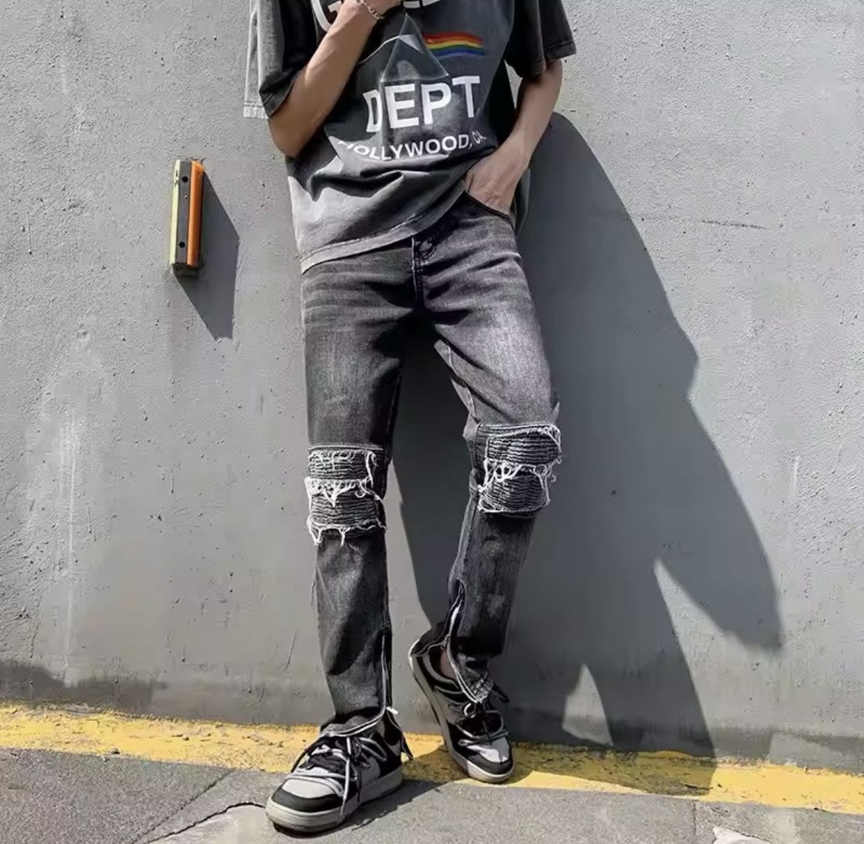Japanese Brand Y2K Fashion Stretch Slim Ripped Jeans Size US 32 / EU 48 - 1 Thumbnail